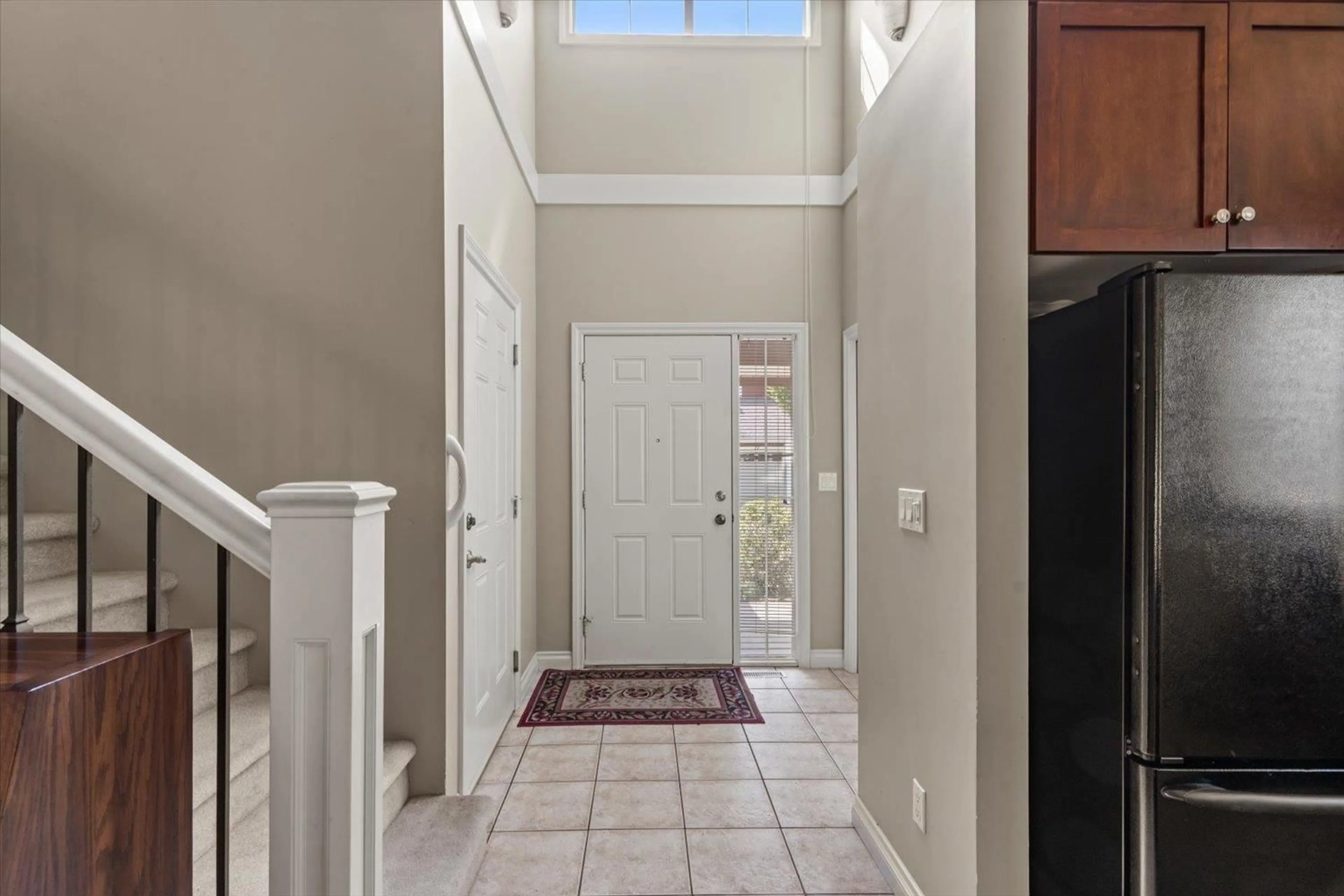 Indoor entryway for 35 - 45545 TAMIHI WAY, Chilliwack British Columbia V2R0G2