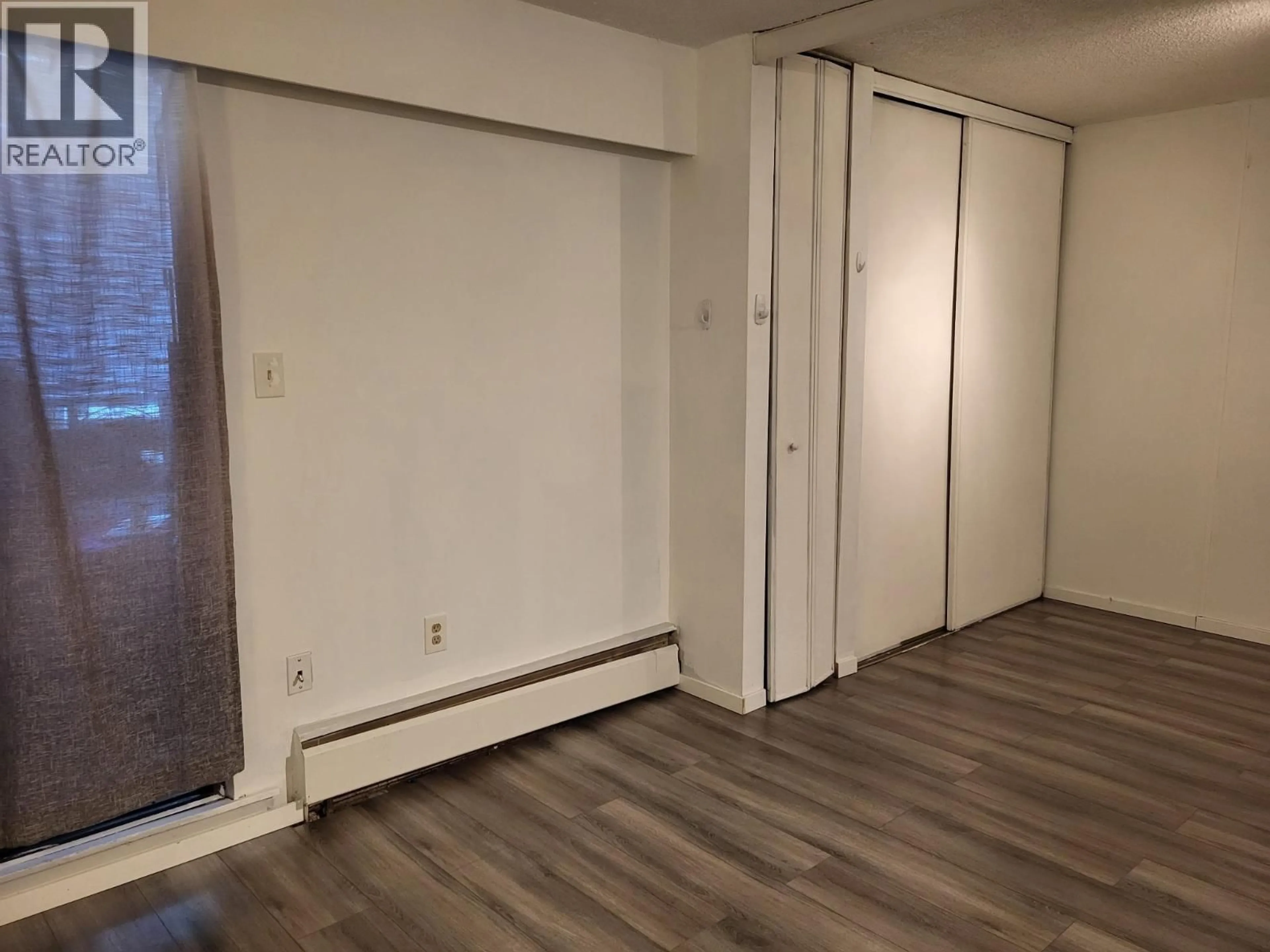 A pic of a room for 112 - 515 ELEVENTH STREET, New Westminster British Columbia V3M4G4