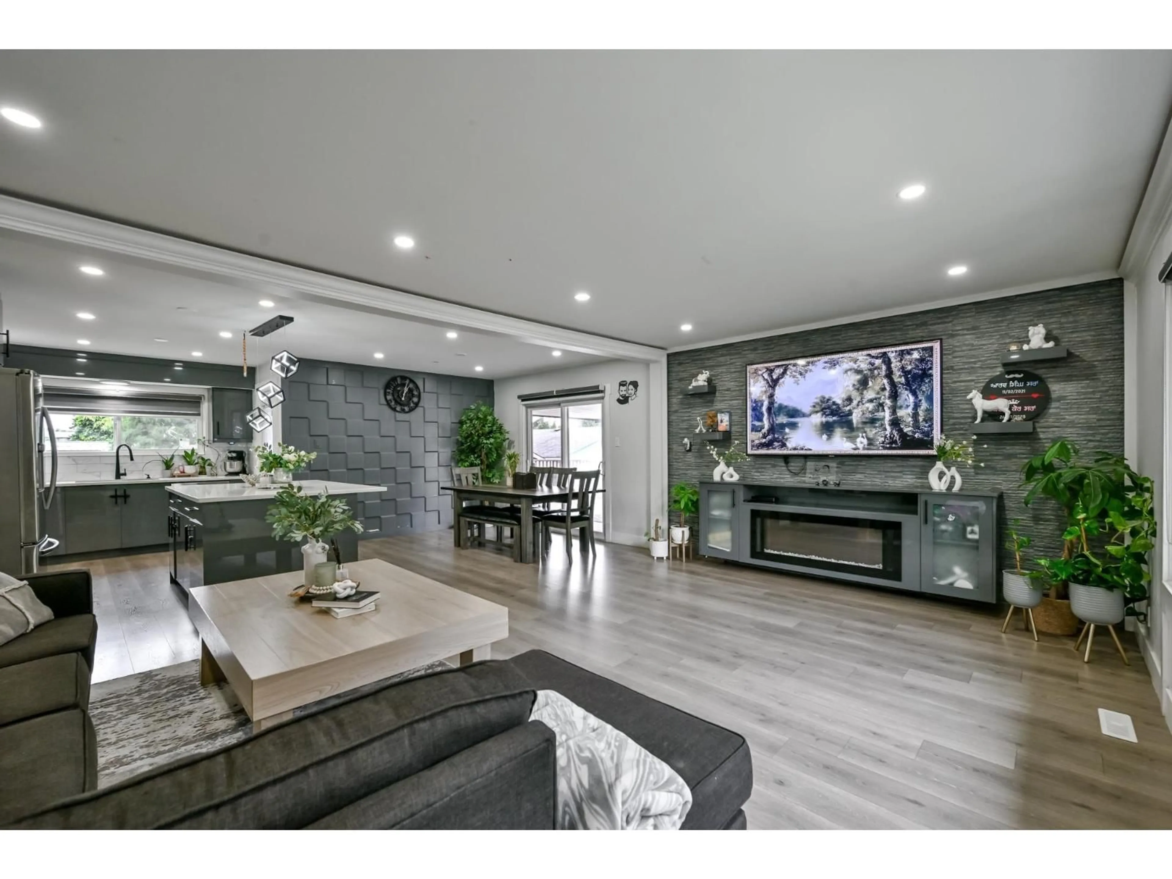 Unknown for 33331 LYNN AVENUE, Abbotsford British Columbia V2S1E1