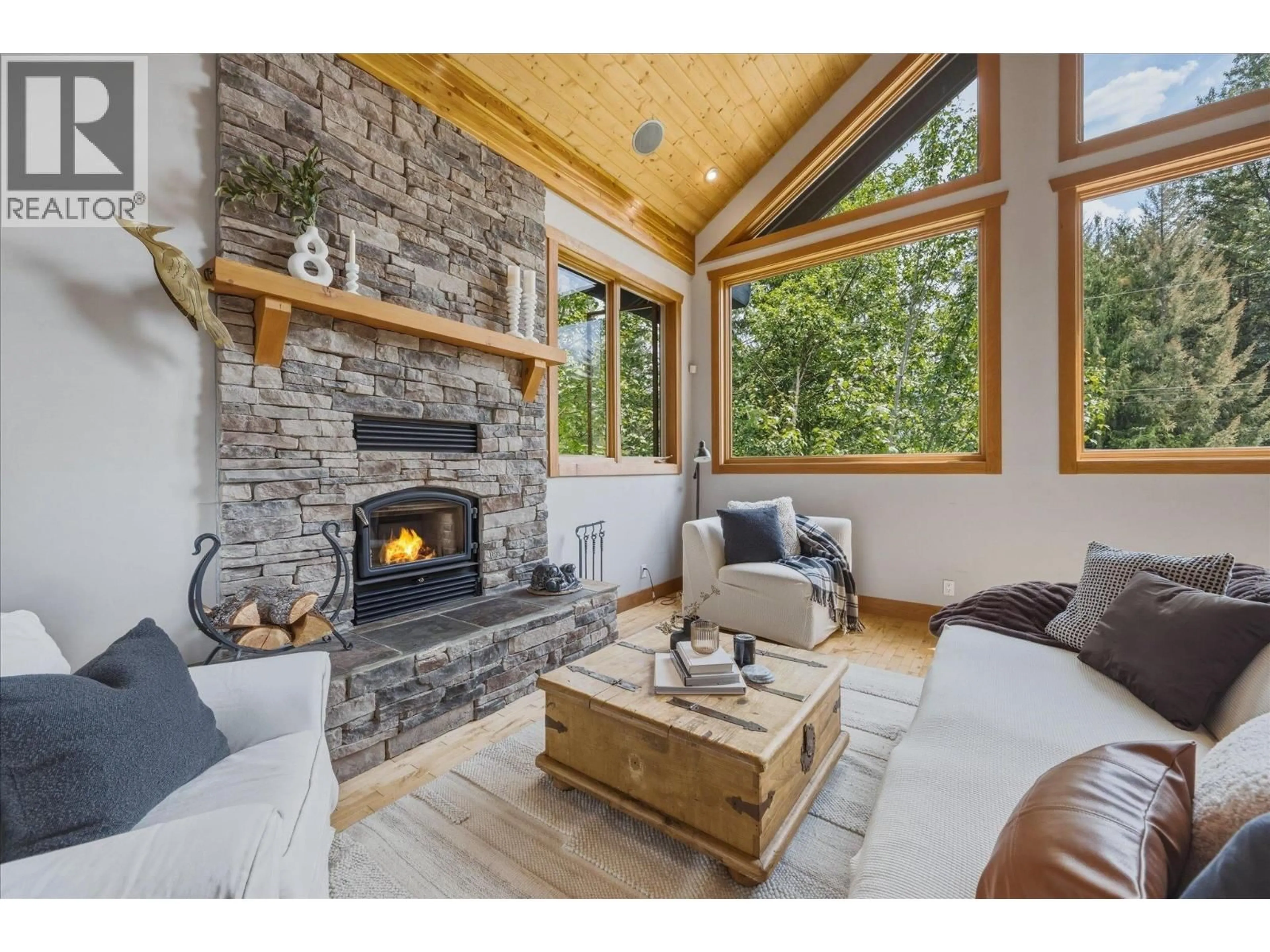 Living room with furniture, unknown for 8633 FOREST RIDGE DRIVE, Whistler British Columbia V8E0G1