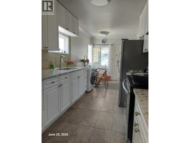 3638 PENDER STREET, Vancouver 4