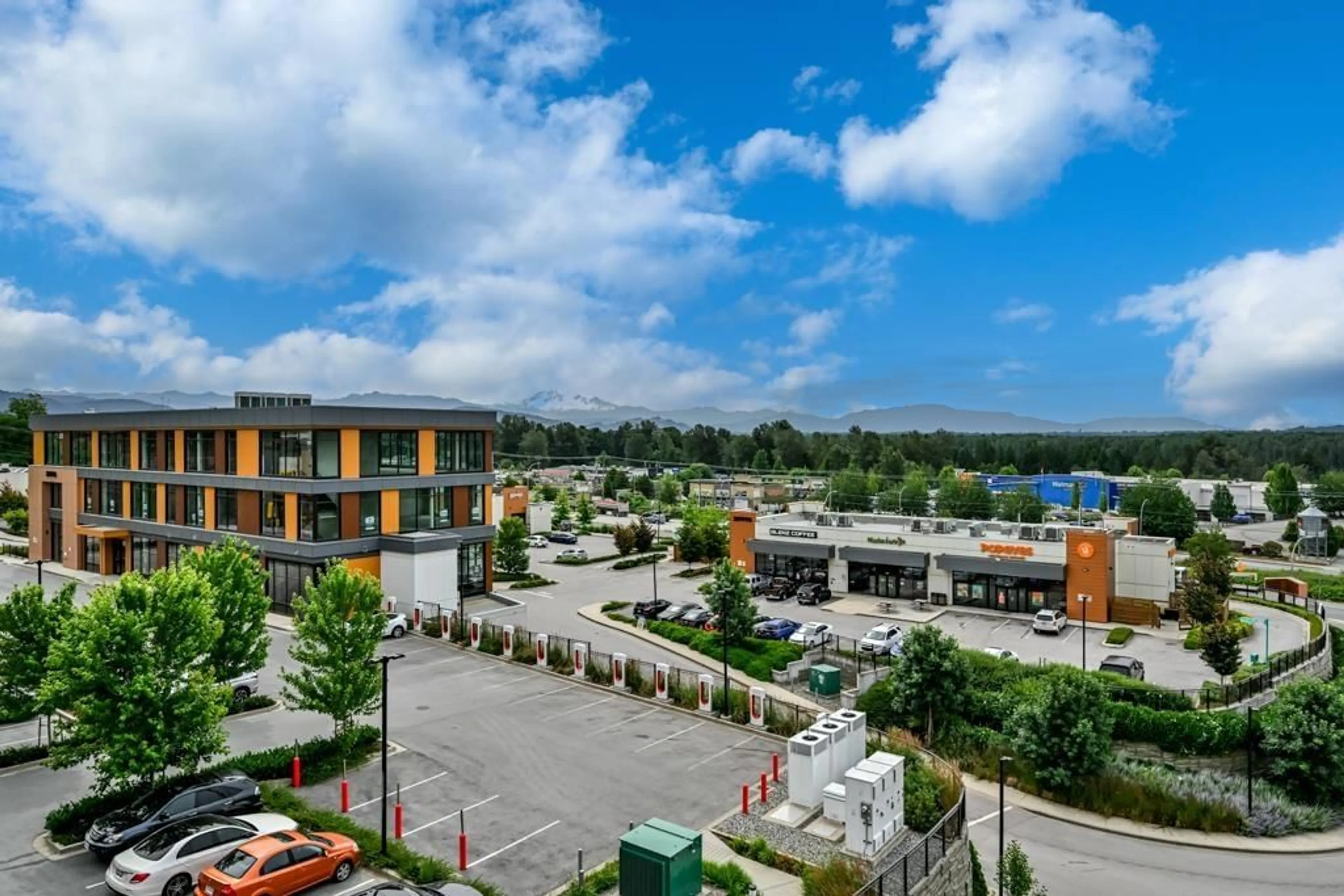 Patio, mountain view for 210 - 31900 RAVEN AVENUE, Mission British Columbia V2V0H5