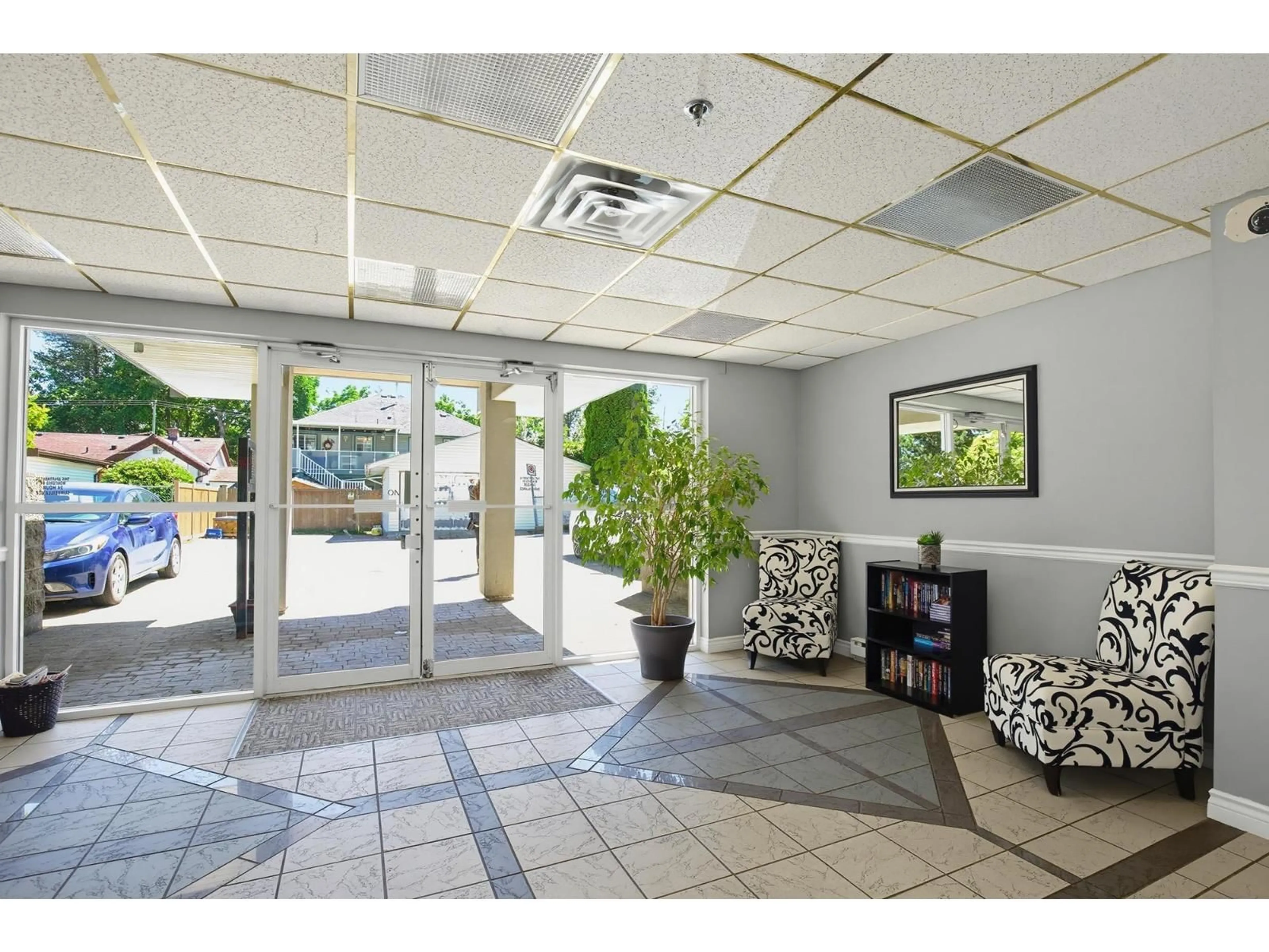 Lobby for 303 - 33669 2ND AVENUE, Mission British Columbia V2V6Z4