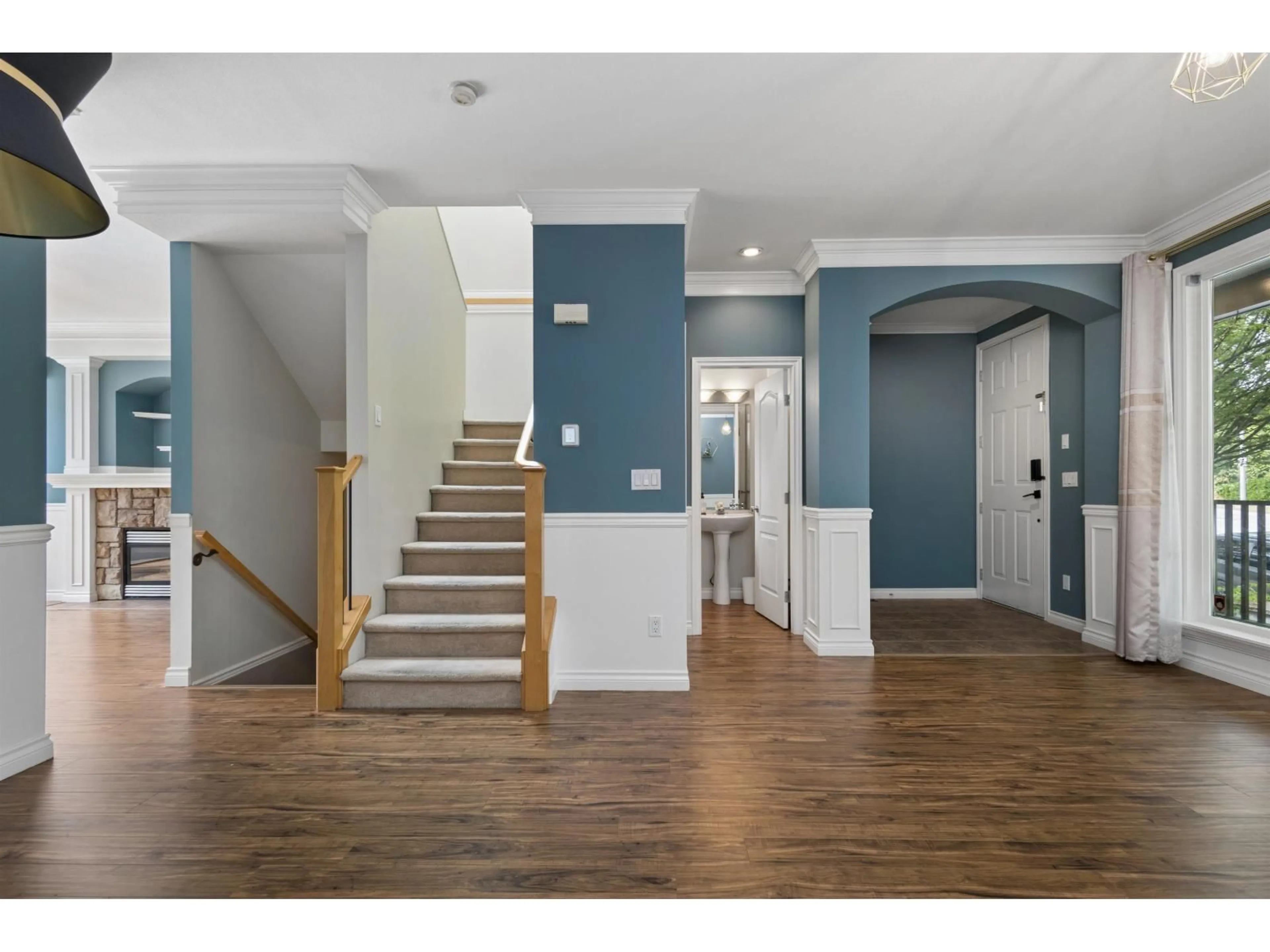 Indoor entryway for 8838 216 STREET, Langley British Columbia V1M3Z5
