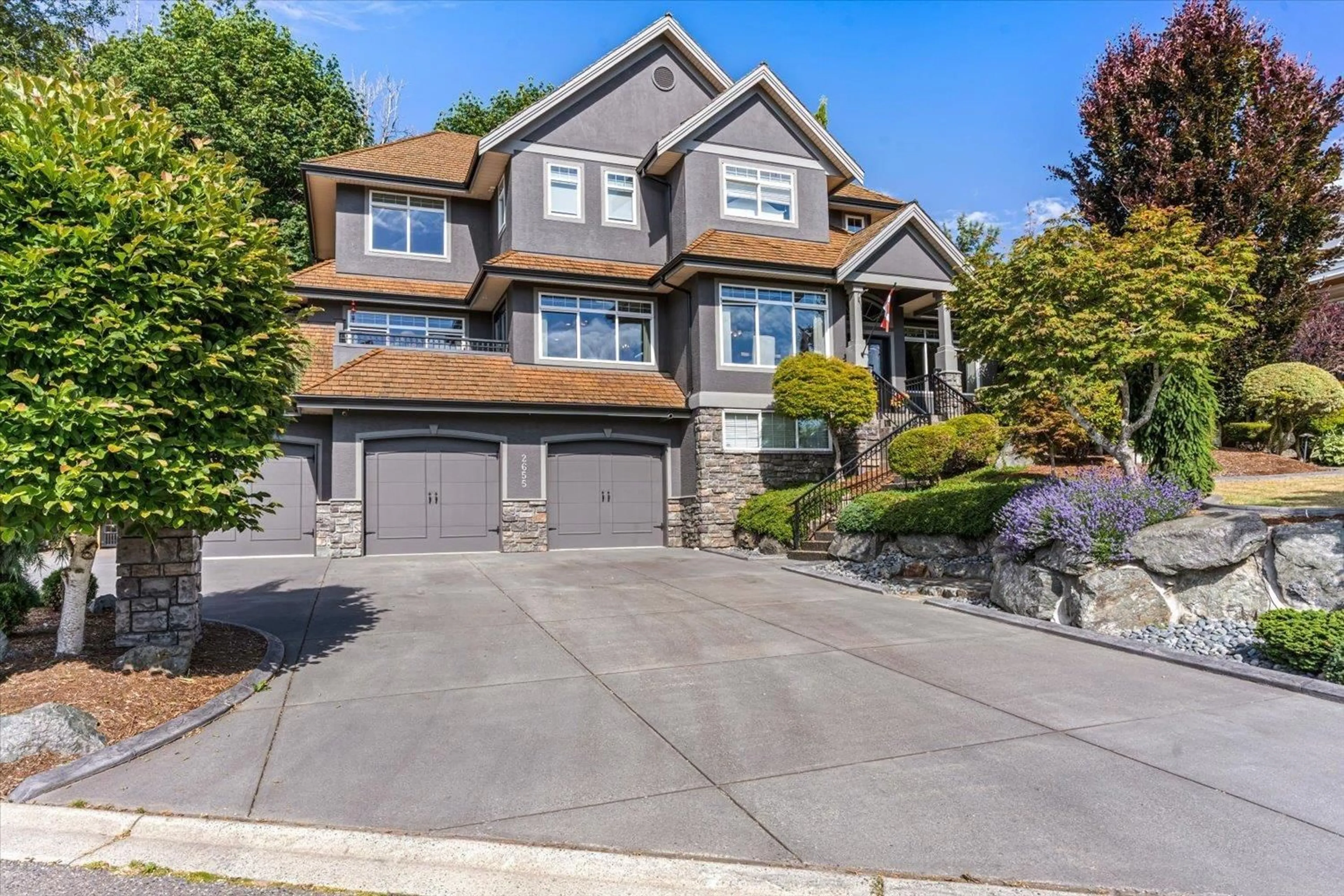 Home with vinyl exterior material, street for 2655 STONECROFT DRIVE, Abbotsford British Columbia V3G1K8
