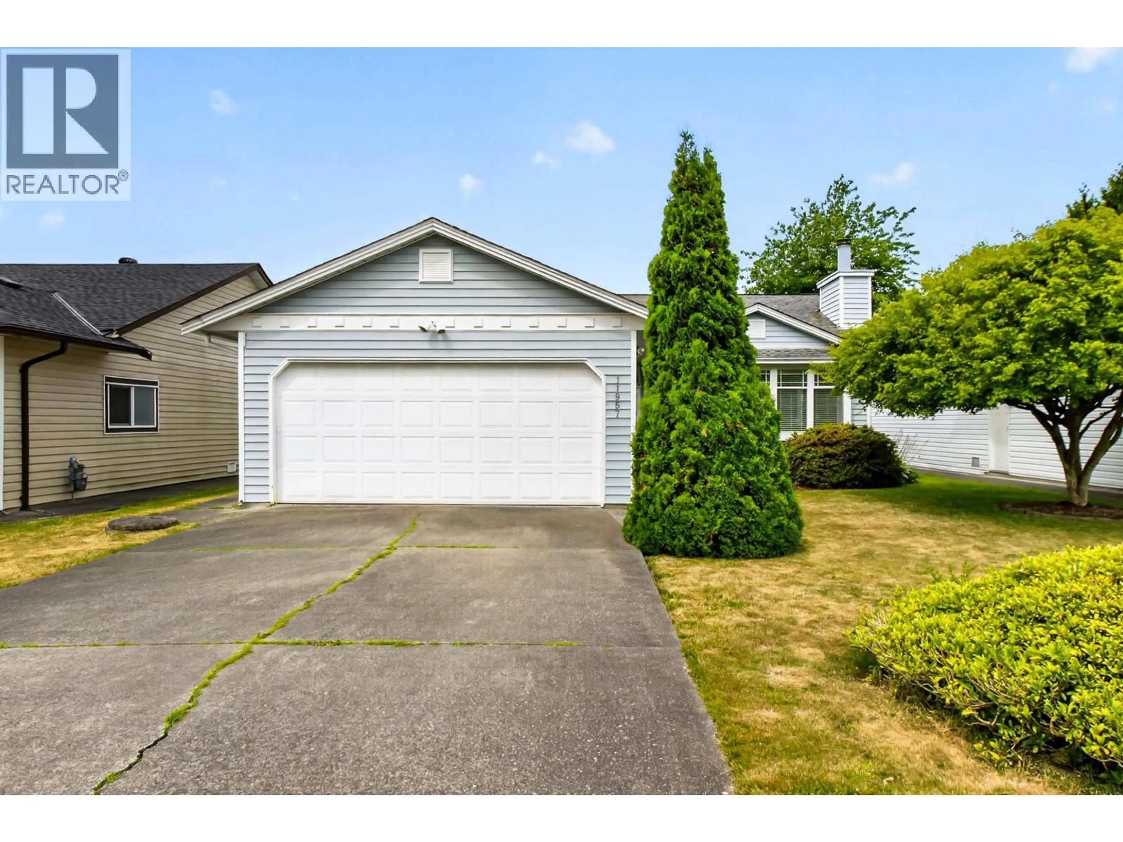 Home with vinyl exterior material, street for 11957 237A STREET, Maple Ridge British Columbia V4R1V9