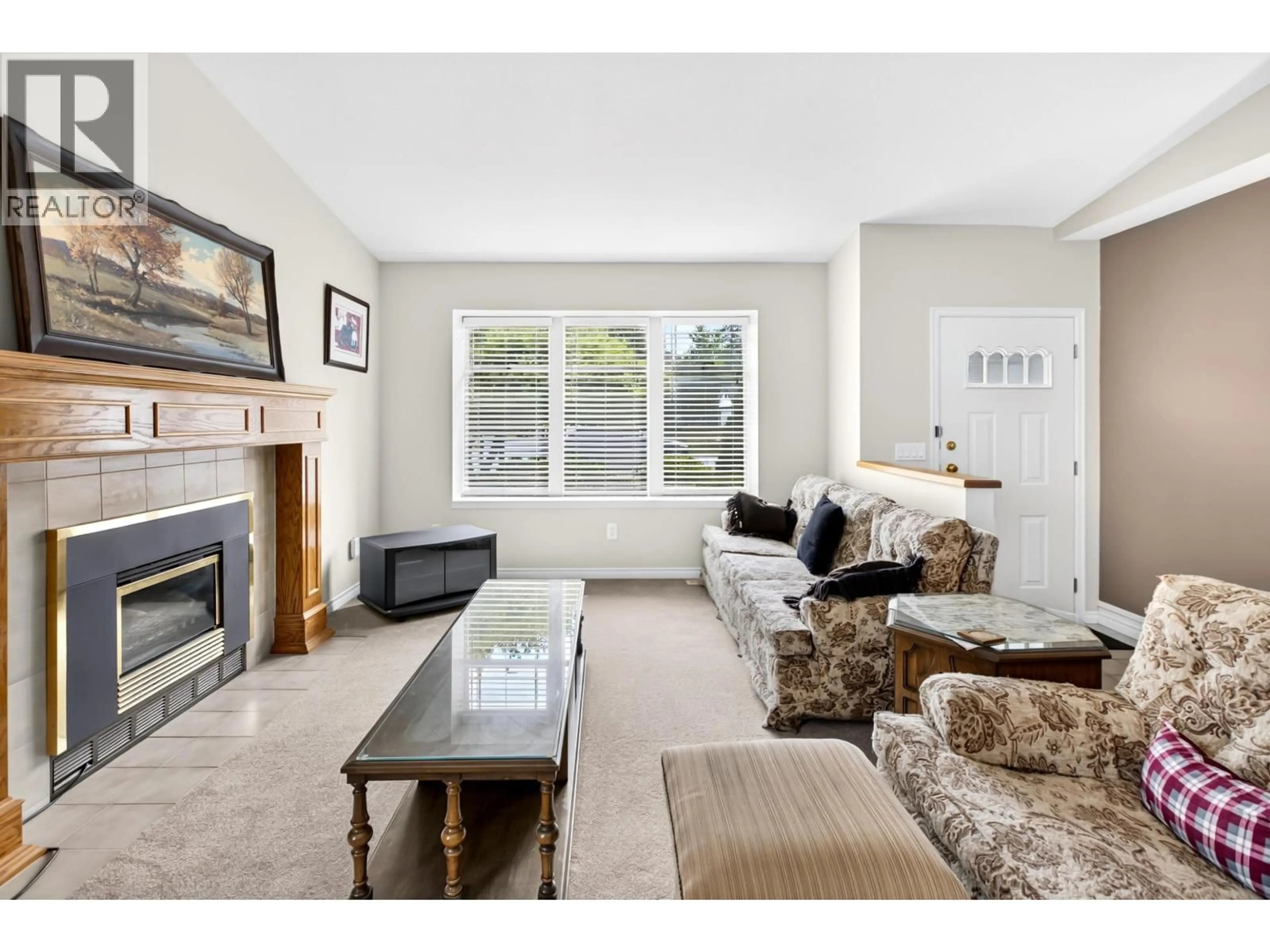 Living room with furniture, unknown for 11957 237A STREET, Maple Ridge British Columbia V4R1V9