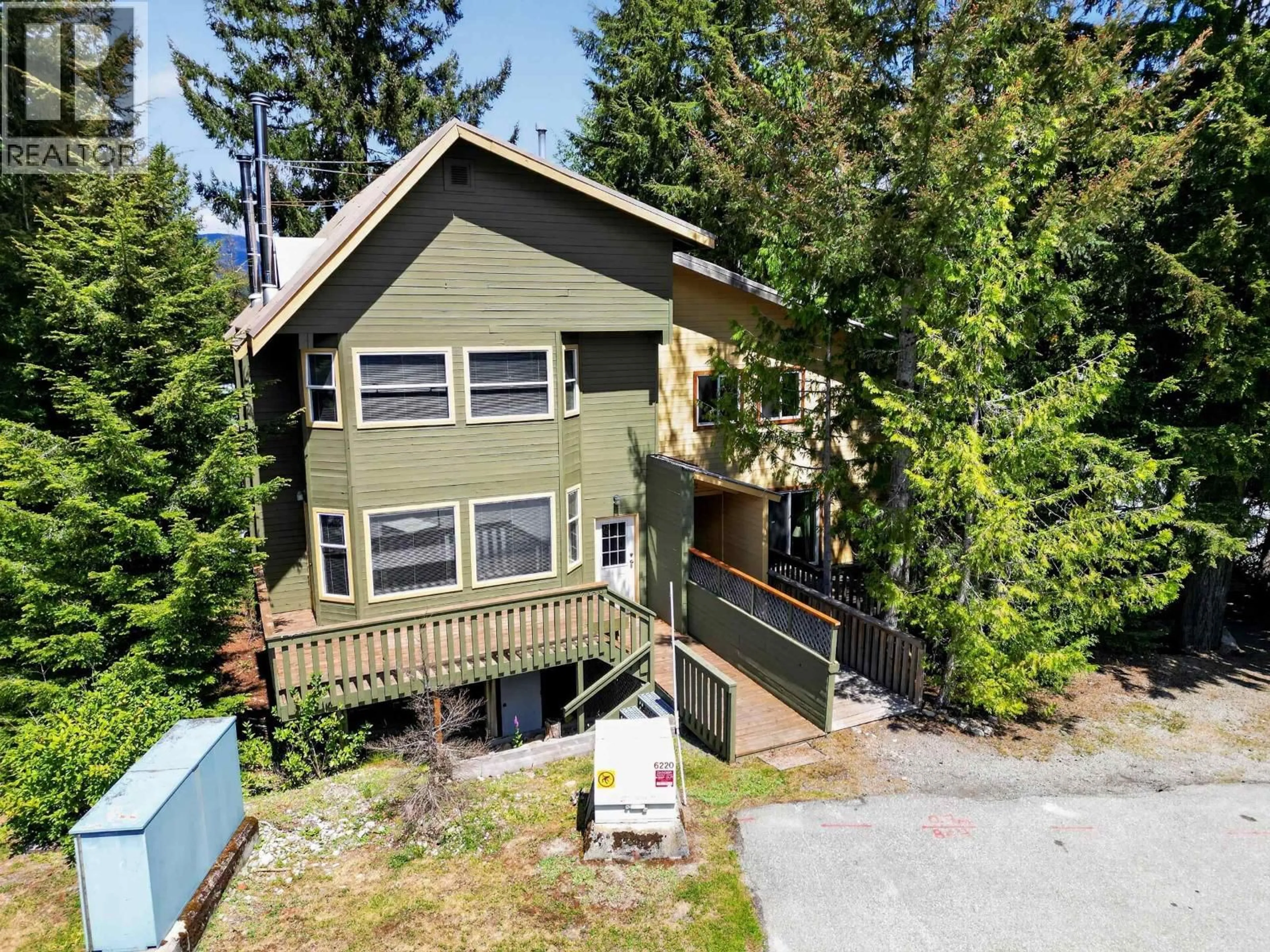A pic from outside/outdoor area/front of a property/back of a property/a pic from drone, unknown for 2152 TIMBER RIDGE, Whistler British Columbia V8E0A8