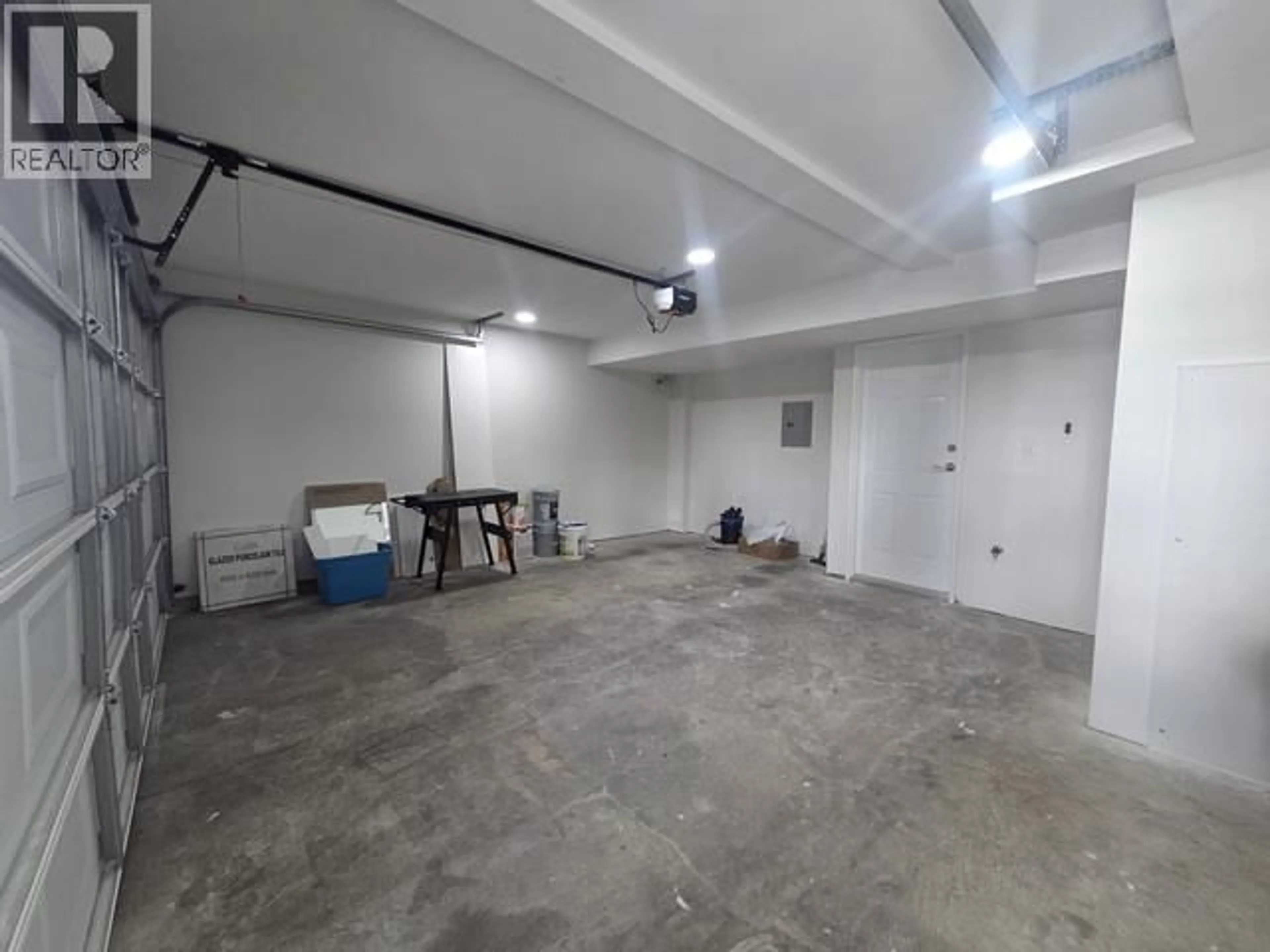 Indoor garage for 38 - 11571 THORPE ROAD, Richmond British Columbia V6X3Z4