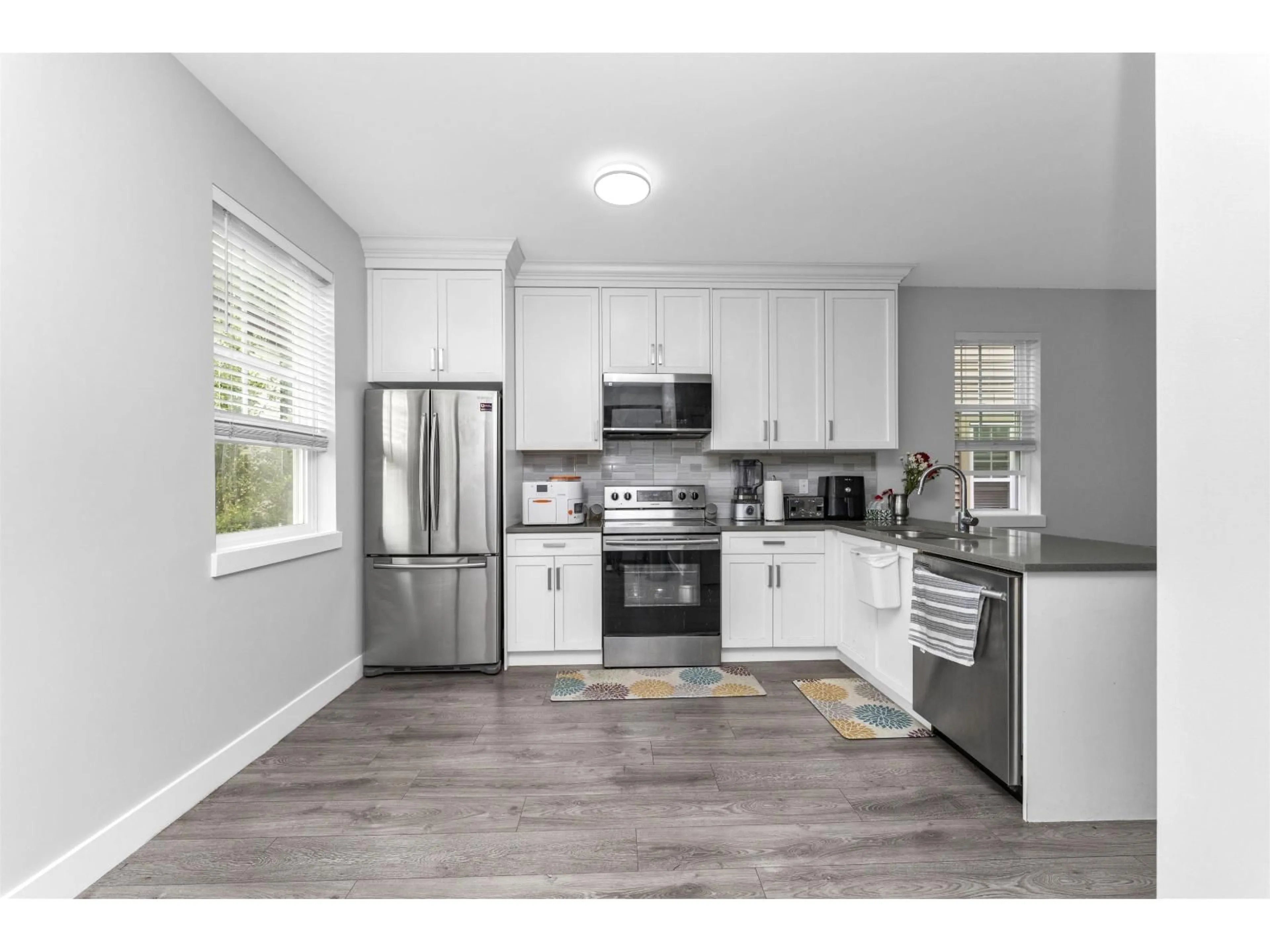 Open concept kitchen, unknown for 15 - 2530 JANZEN STREET, Abbotsford British Columbia V2T0H7