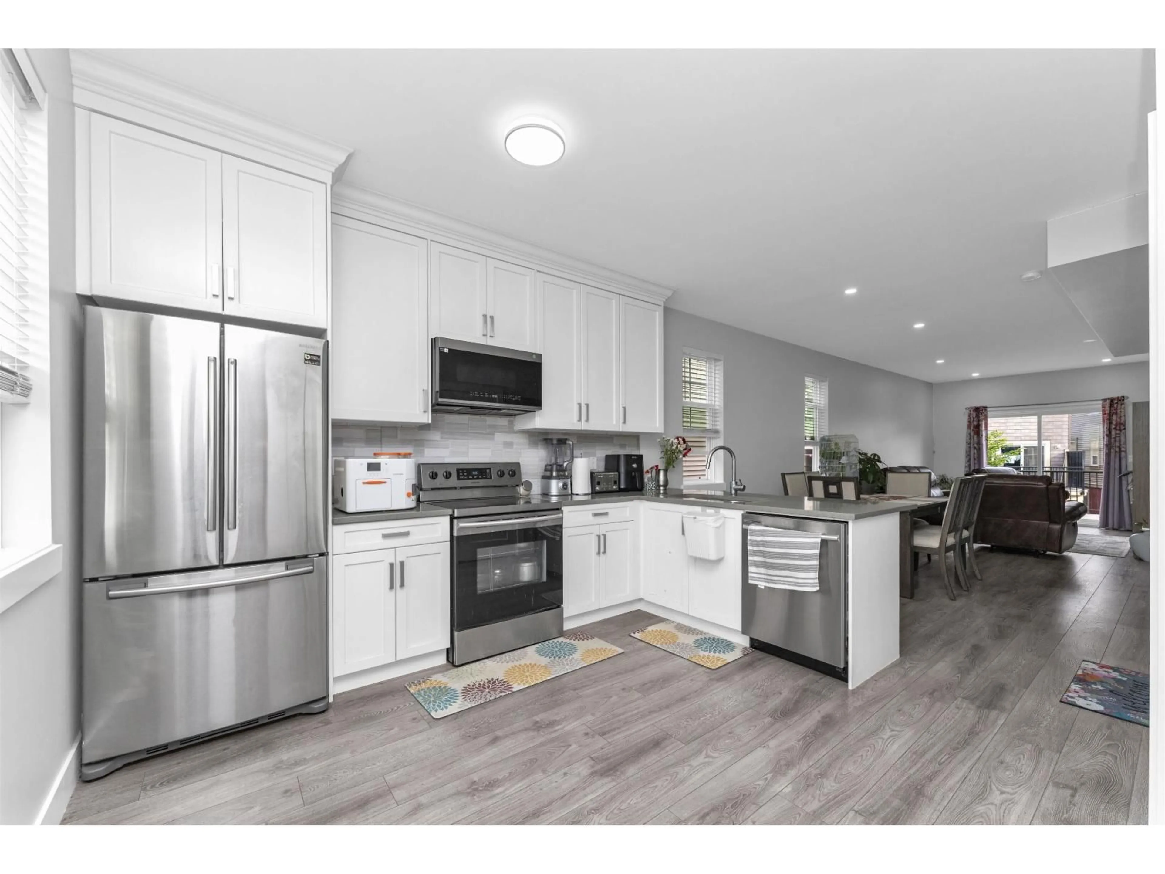 Open concept kitchen, unknown for 15 - 2530 JANZEN STREET, Abbotsford British Columbia V2T0H7