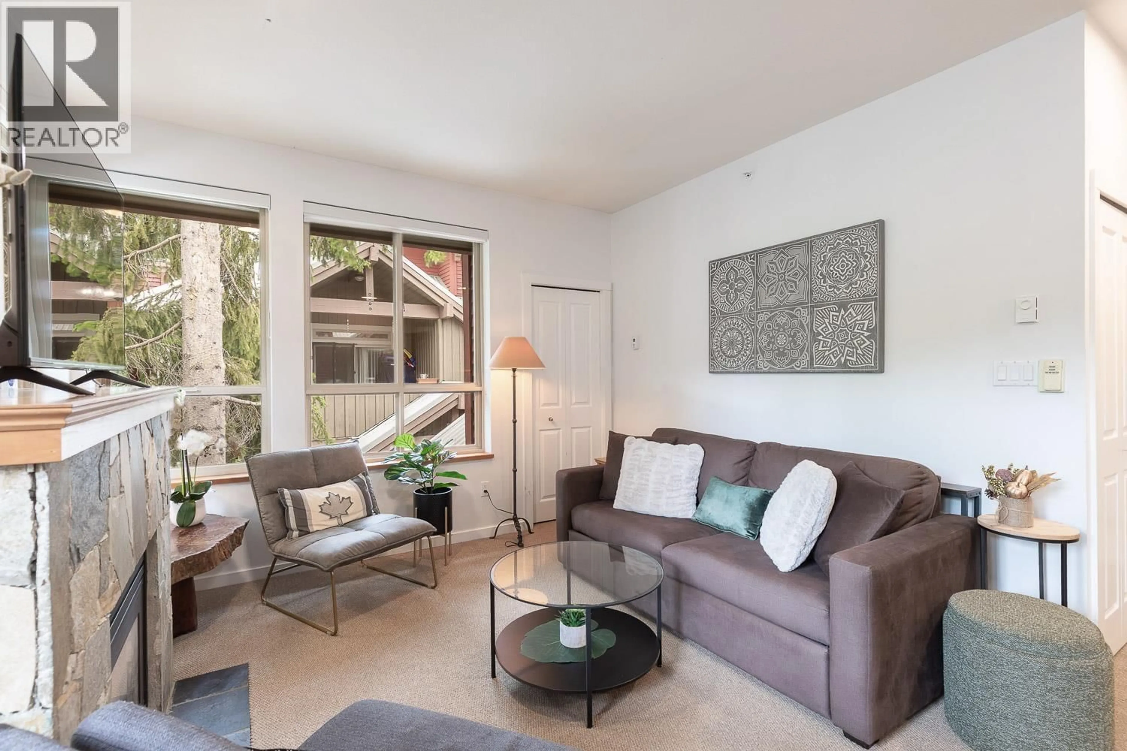 Living room with furniture, unknown for 20 - 4385 NORTHLANDS BOULEVARD, Whistler British Columbia V8E1C5