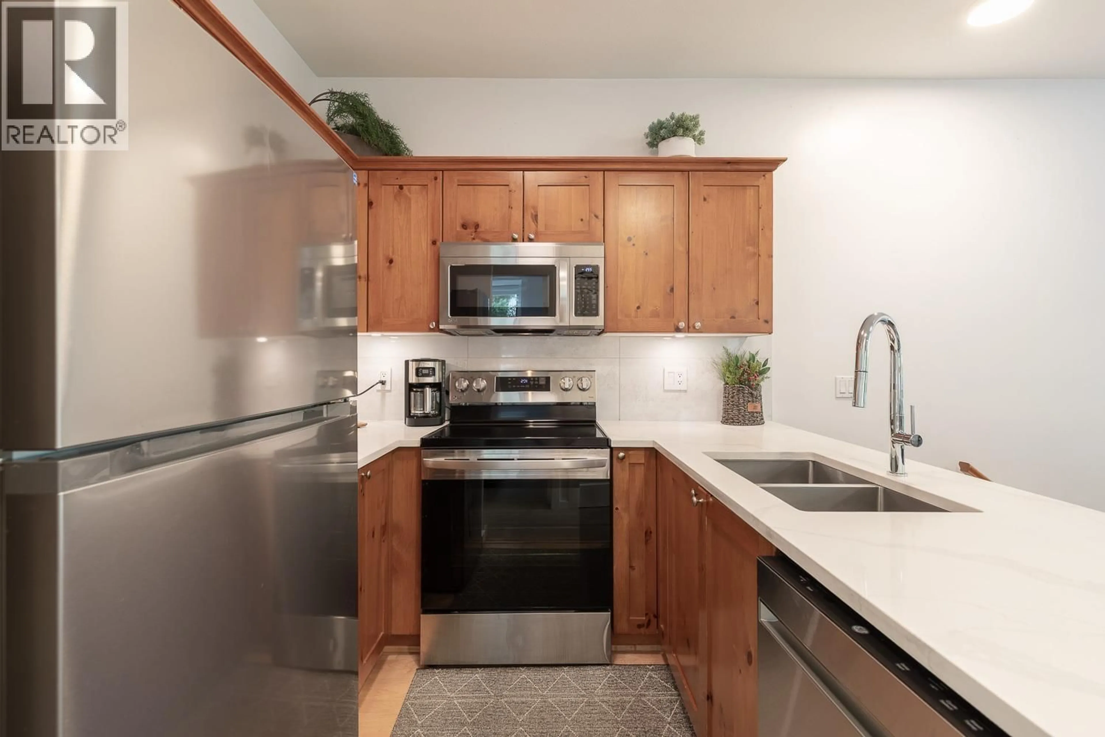 Standard kitchen, ceramic/tile floor for 20 - 4385 NORTHLANDS BOULEVARD, Whistler British Columbia V8E1C5