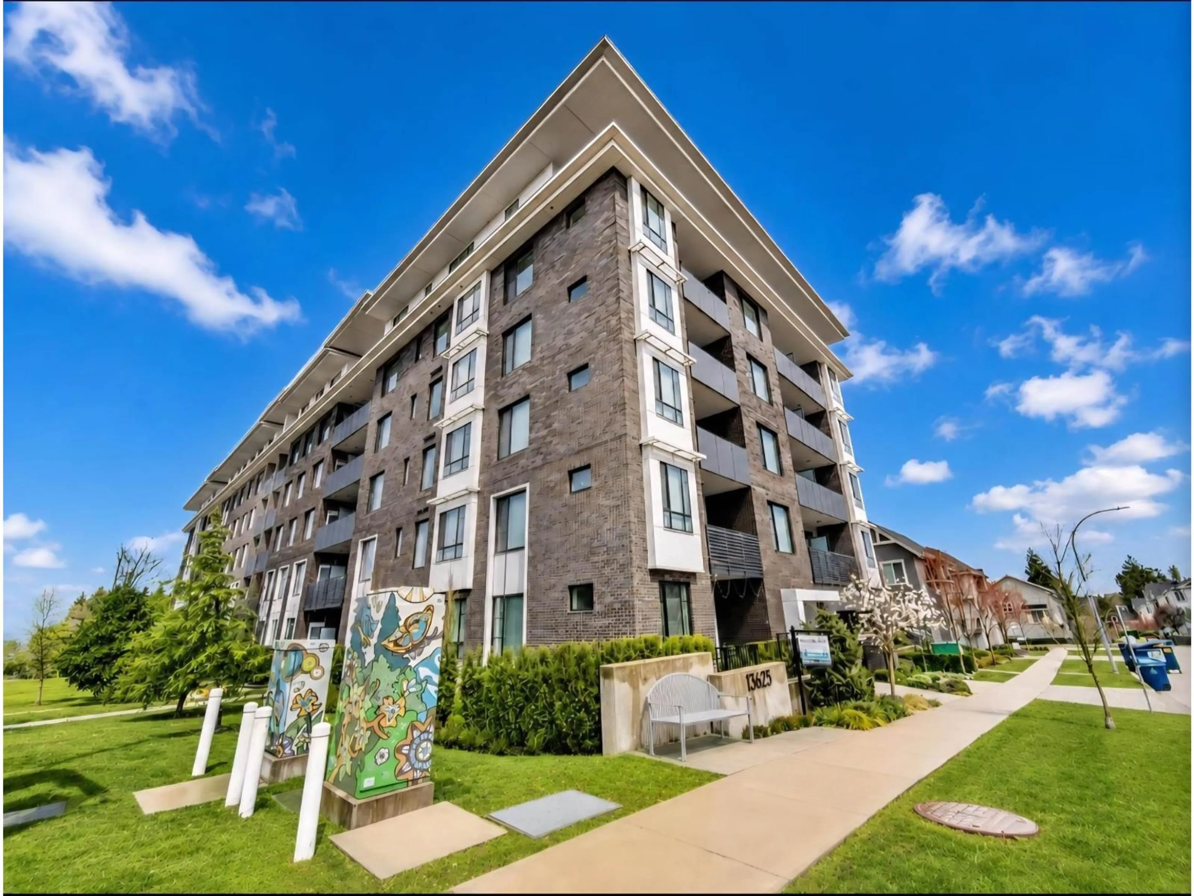 A pic from outside/outdoor area/front of a property/back of a property/a pic from drone, building for 319 - 13623 81A AVENUE, Surrey British Columbia V3W3N7