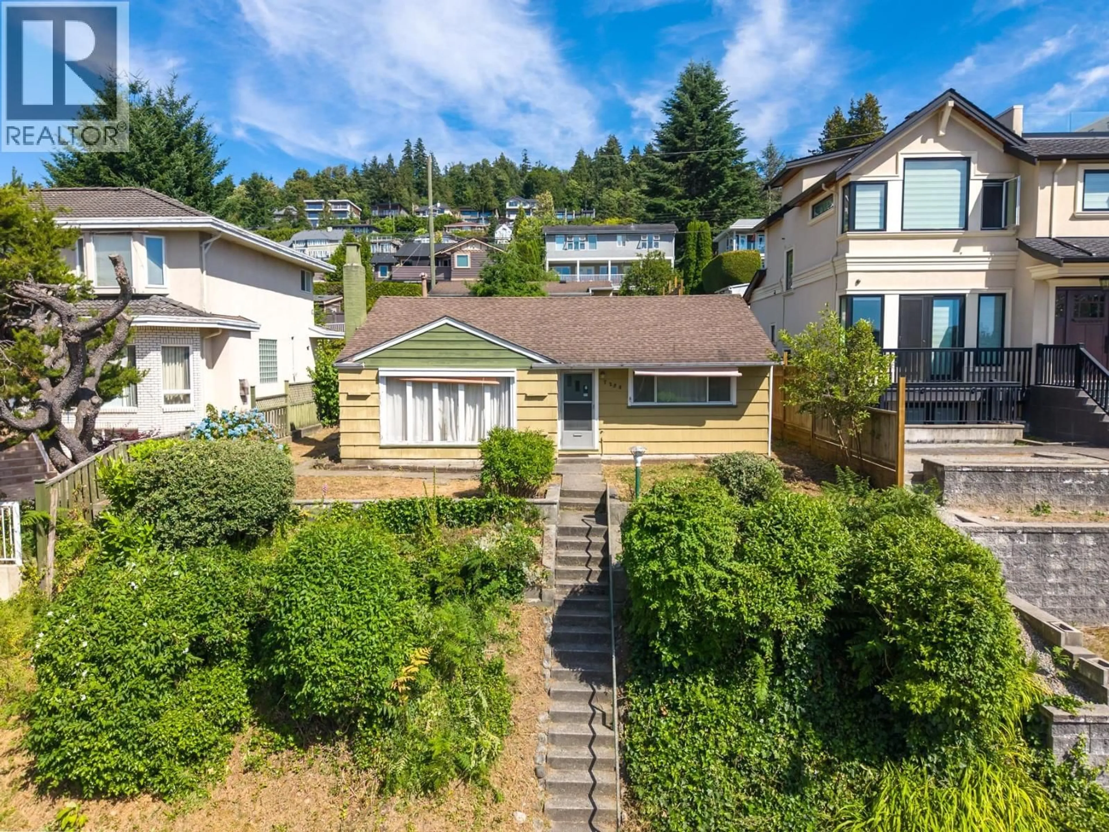 A pic from outside/outdoor area/front of a property/back of a property/a pic from drone, street for 7280 BARNET ROAD, Burnaby British Columbia V5A1E2