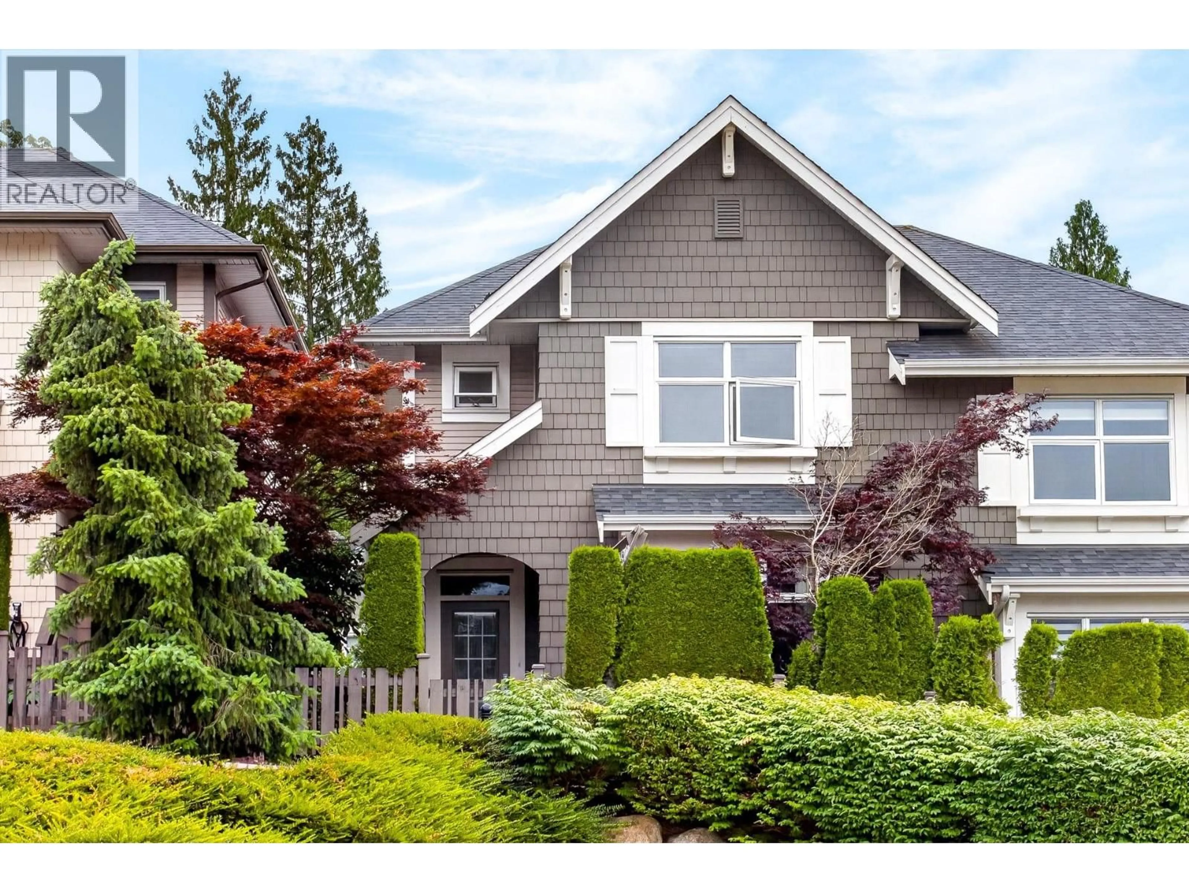Home with vinyl exterior material, street for 35 - 3400 DEVONSHIRE AVENUE, Coquitlam British Columbia V3E0L1