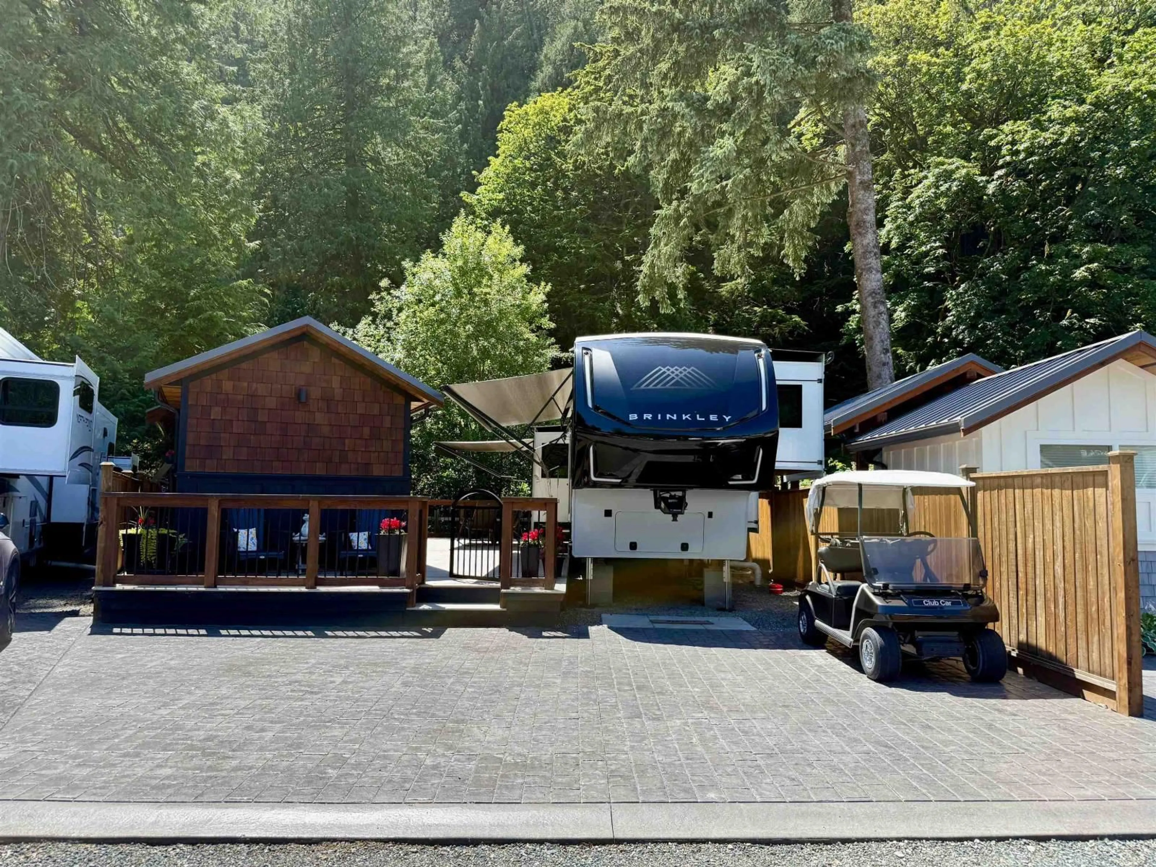A pic from outside/outdoor area/front of a property/back of a property/a pic from drone, street for 381 - 720 HOT SPRINGS ROAD, Harrison Hot Springs British Columbia V0M1K0