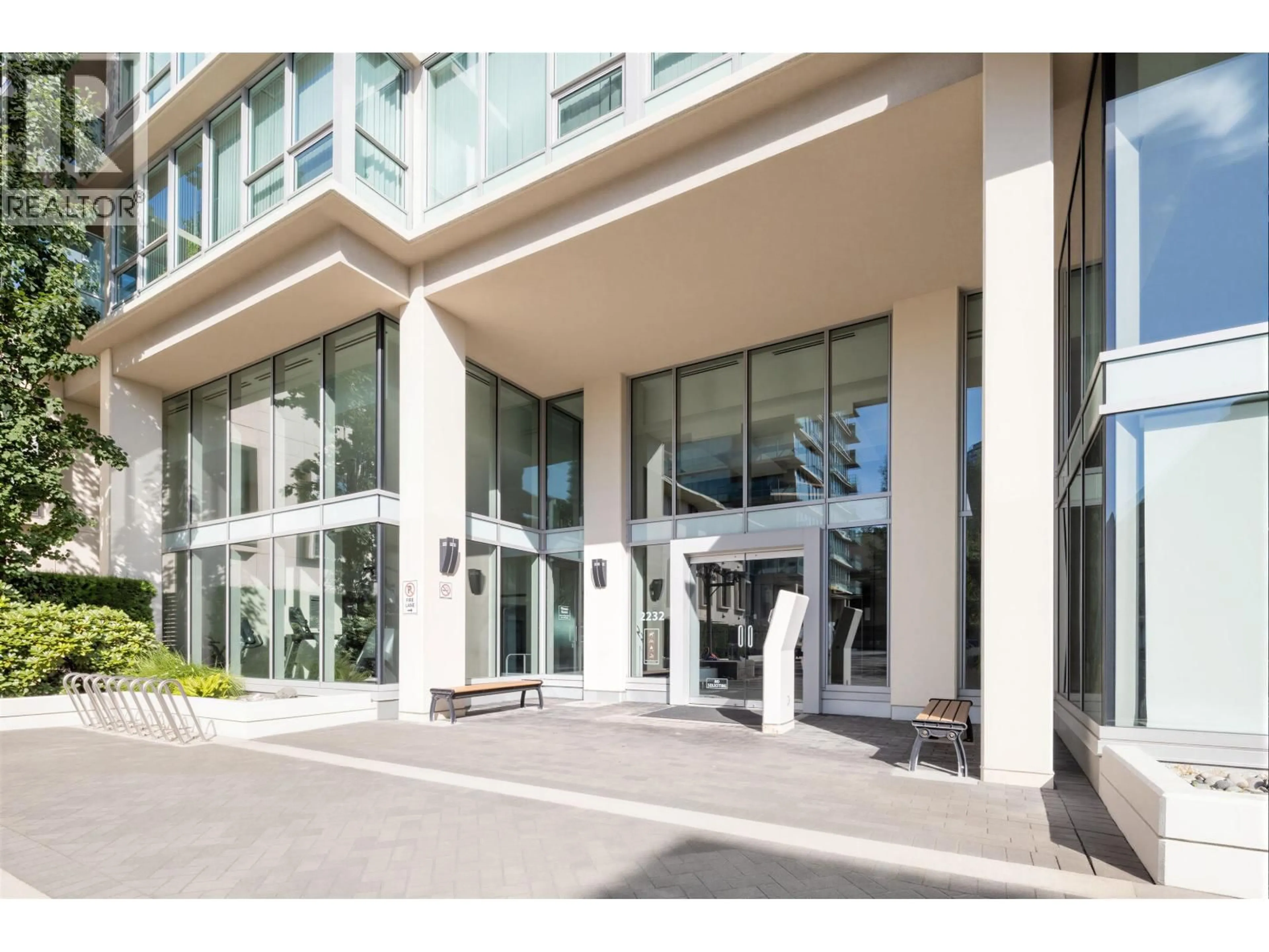 Indoor foyer for 2603 - 2232 DOUGLAS ROAD, Burnaby British Columbia V5C0G9