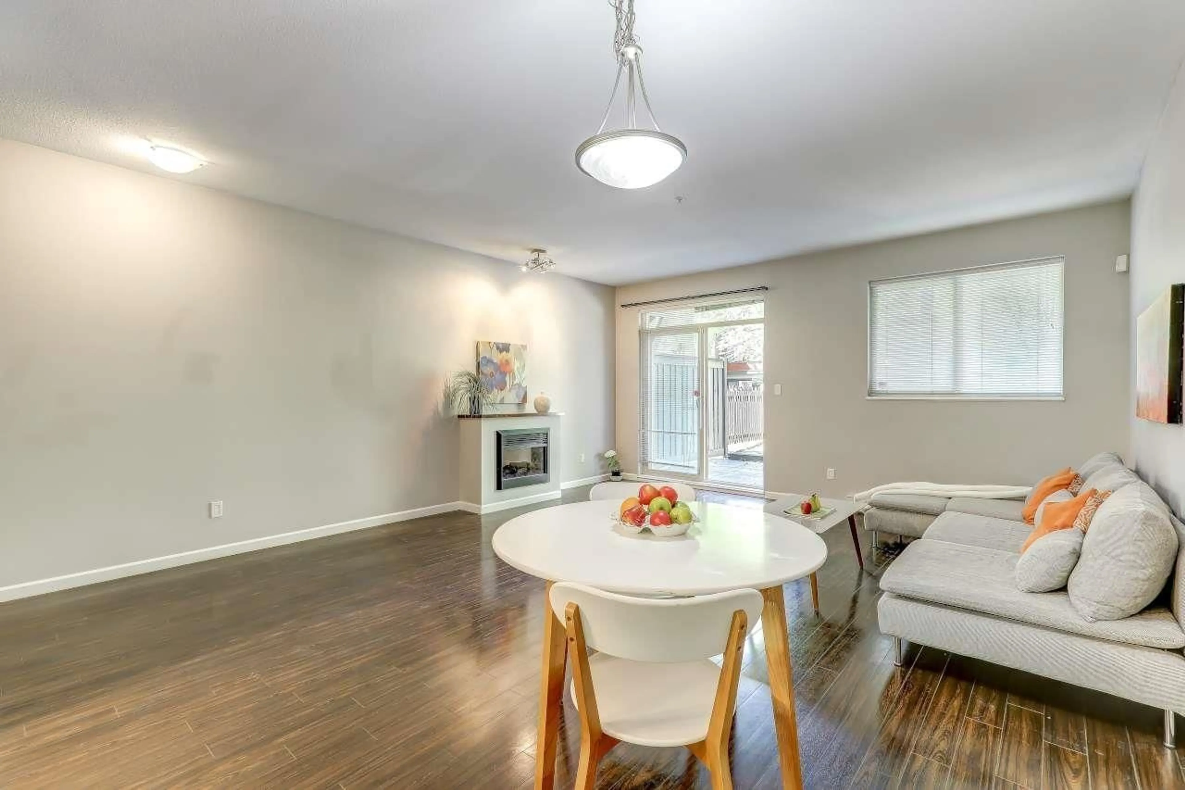 Unknown for 6 - 10058 153 STREET, Surrey British Columbia V3R4M3