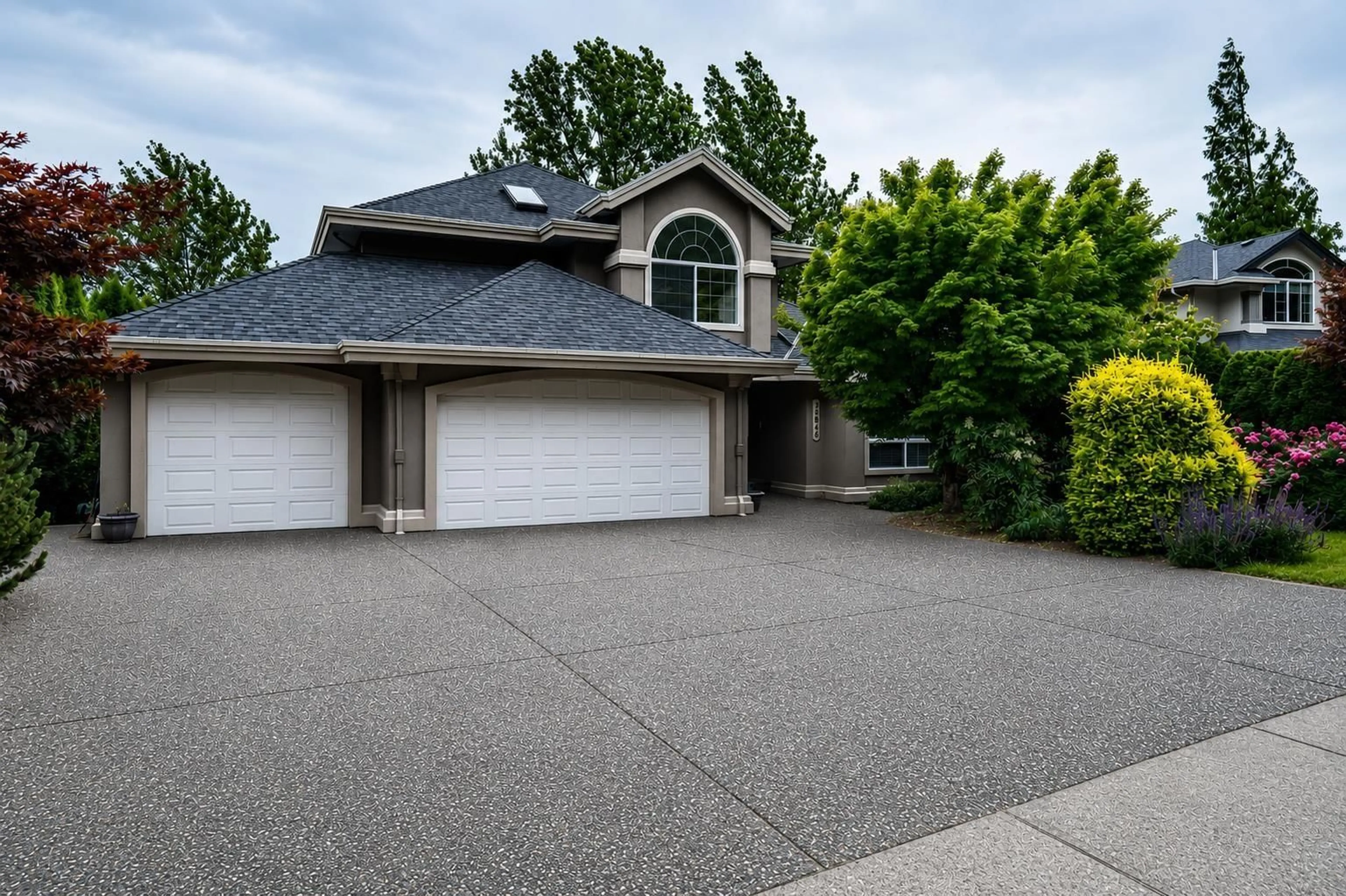 Home with vinyl exterior material, street for 35846 GRAYSTONE DRIVE, Abbotsford British Columbia V3G1K7