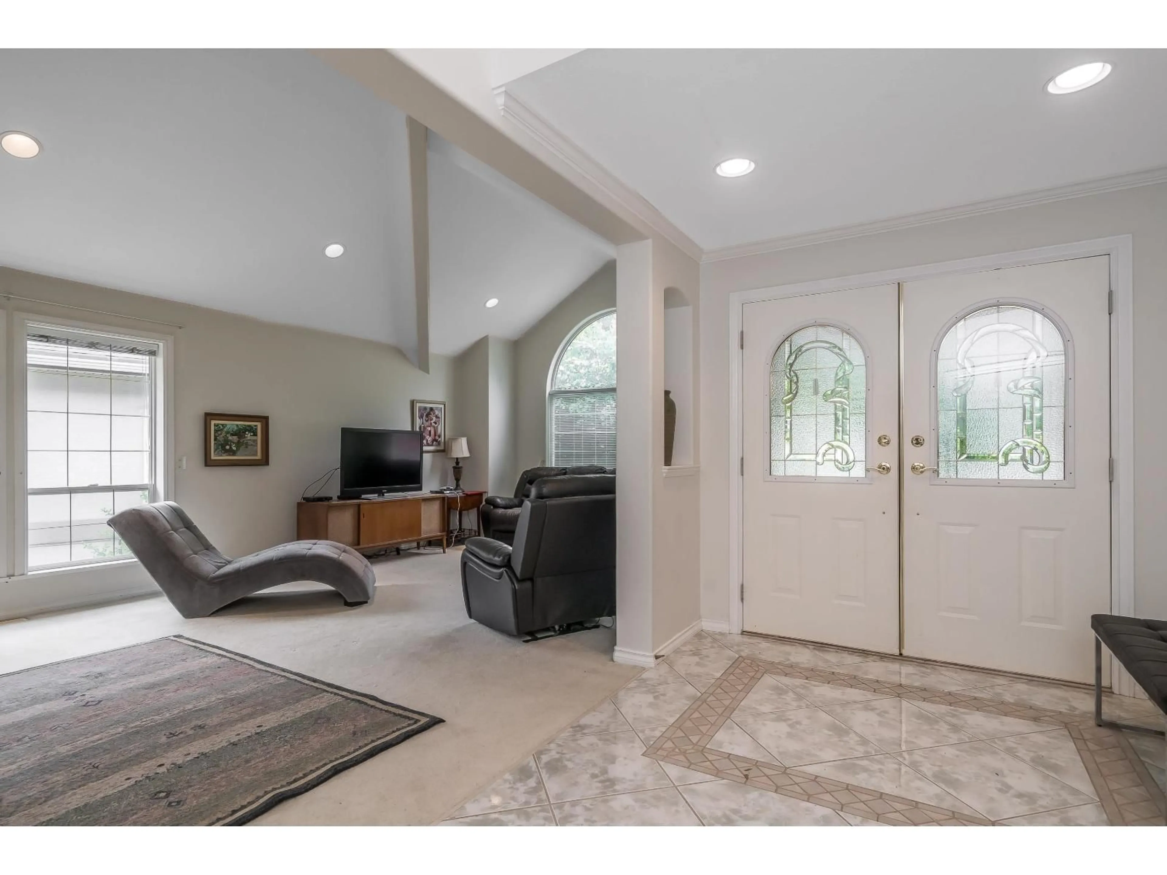 Indoor entryway for 35846 GRAYSTONE DRIVE, Abbotsford British Columbia V3G1K7