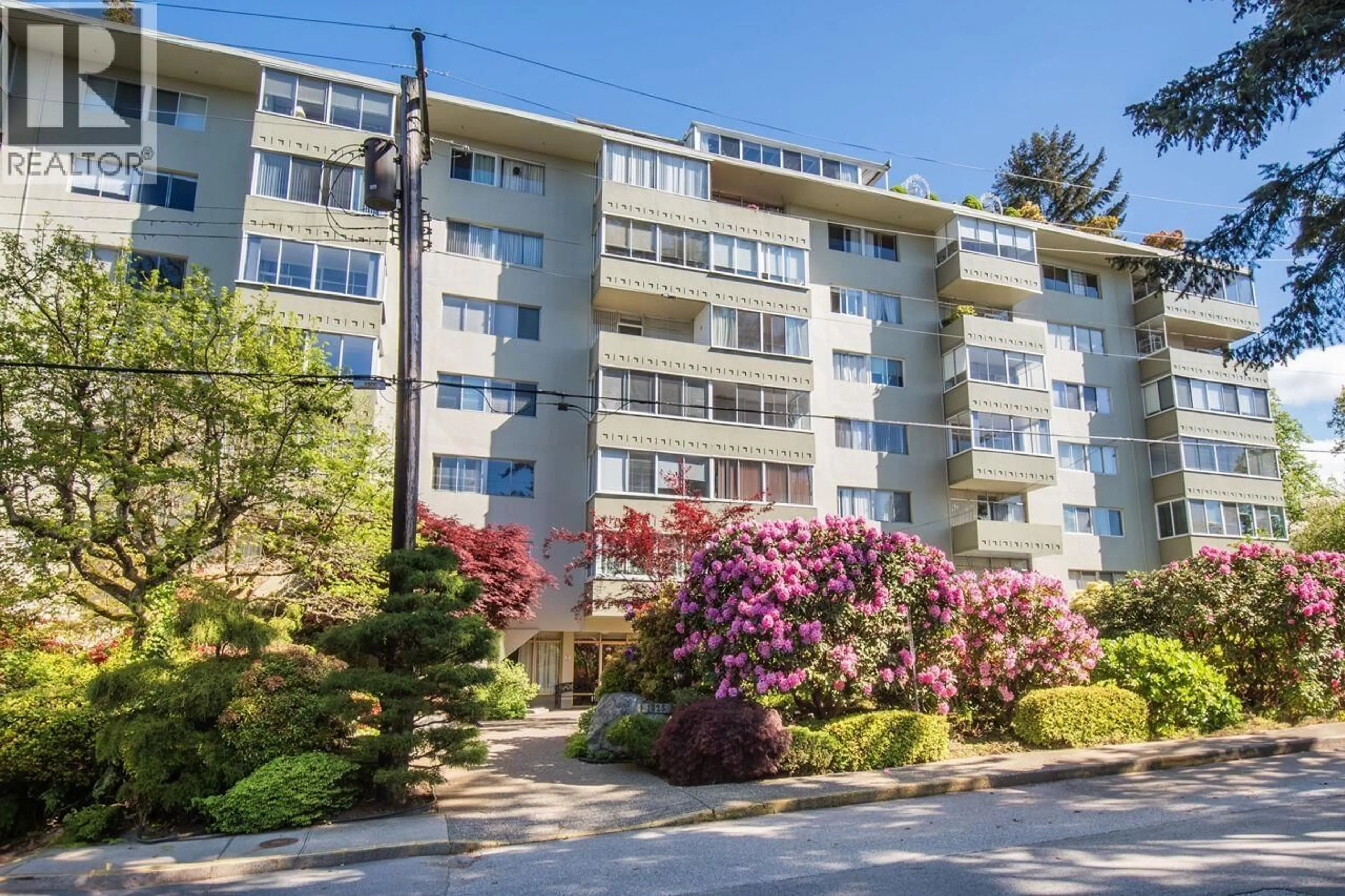 Patio, unknown for 108 - 1425 ESQUIMALT AVENUE, West Vancouver British Columbia V7T1L1