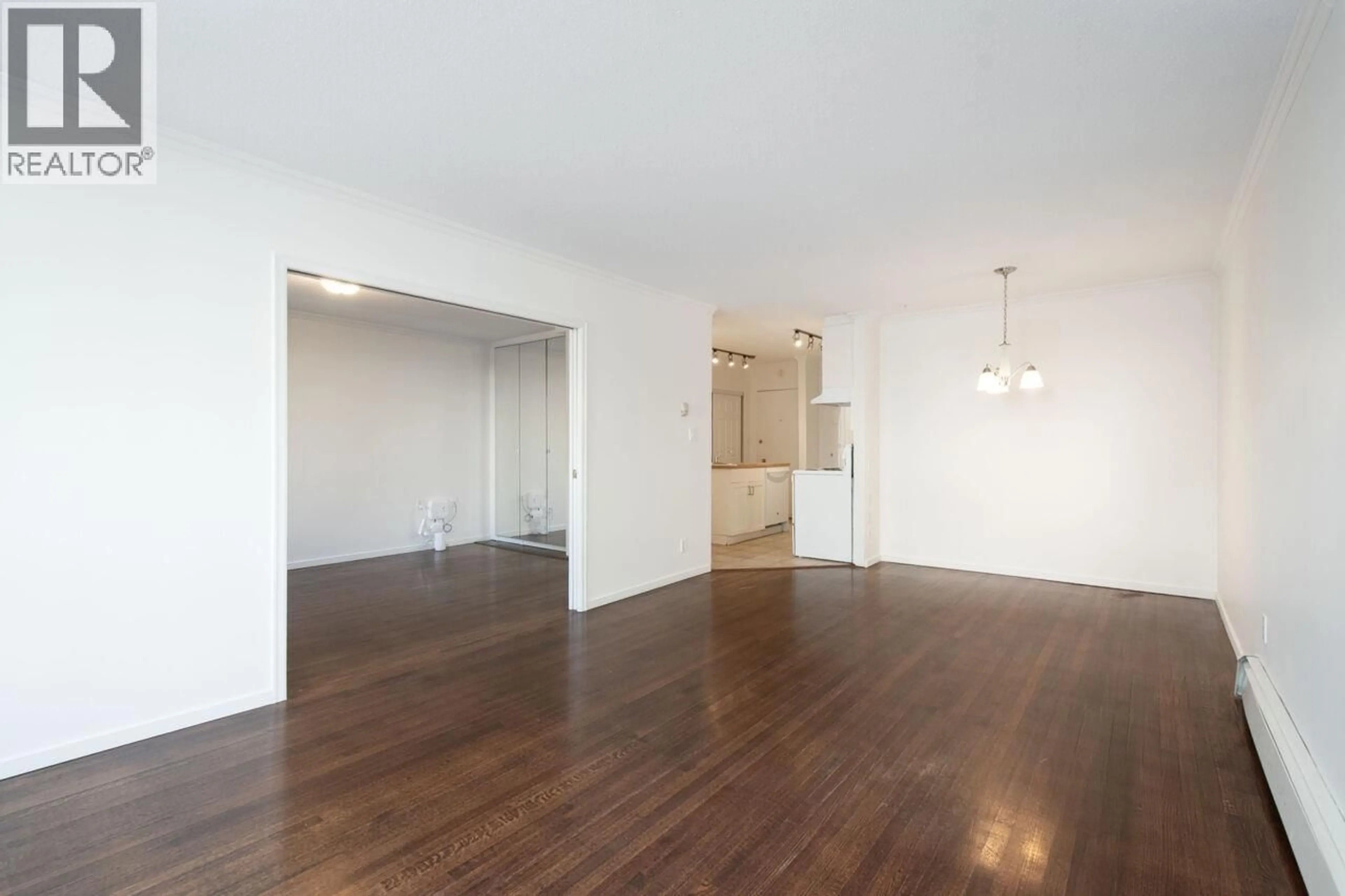 A pic of a room for 108 - 1425 ESQUIMALT AVENUE, West Vancouver British Columbia V7T1L1