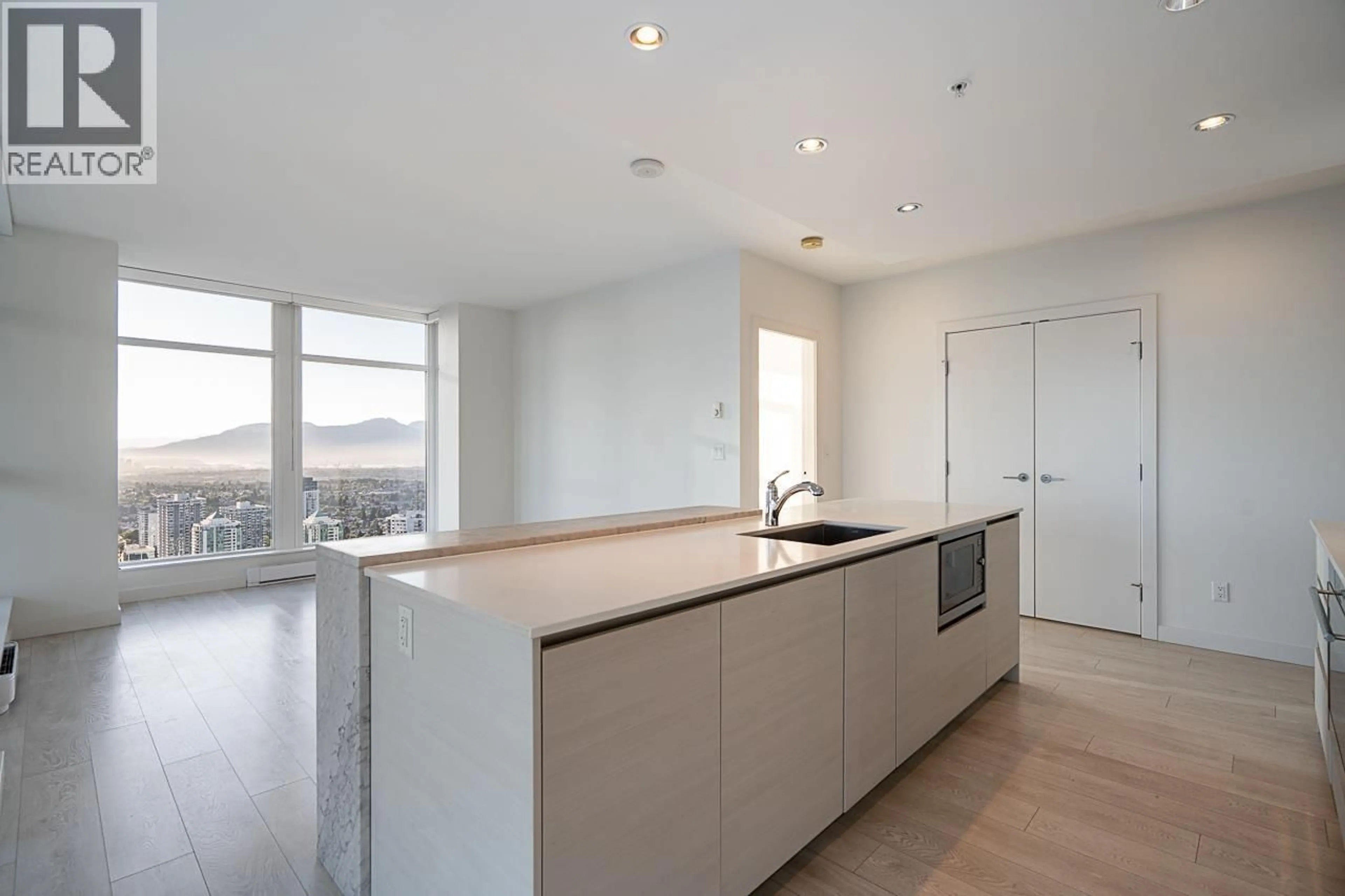 Open concept kitchen, unknown for 4306 - 4670 ASSEMBLY WAY, Burnaby British Columbia V5H0H3