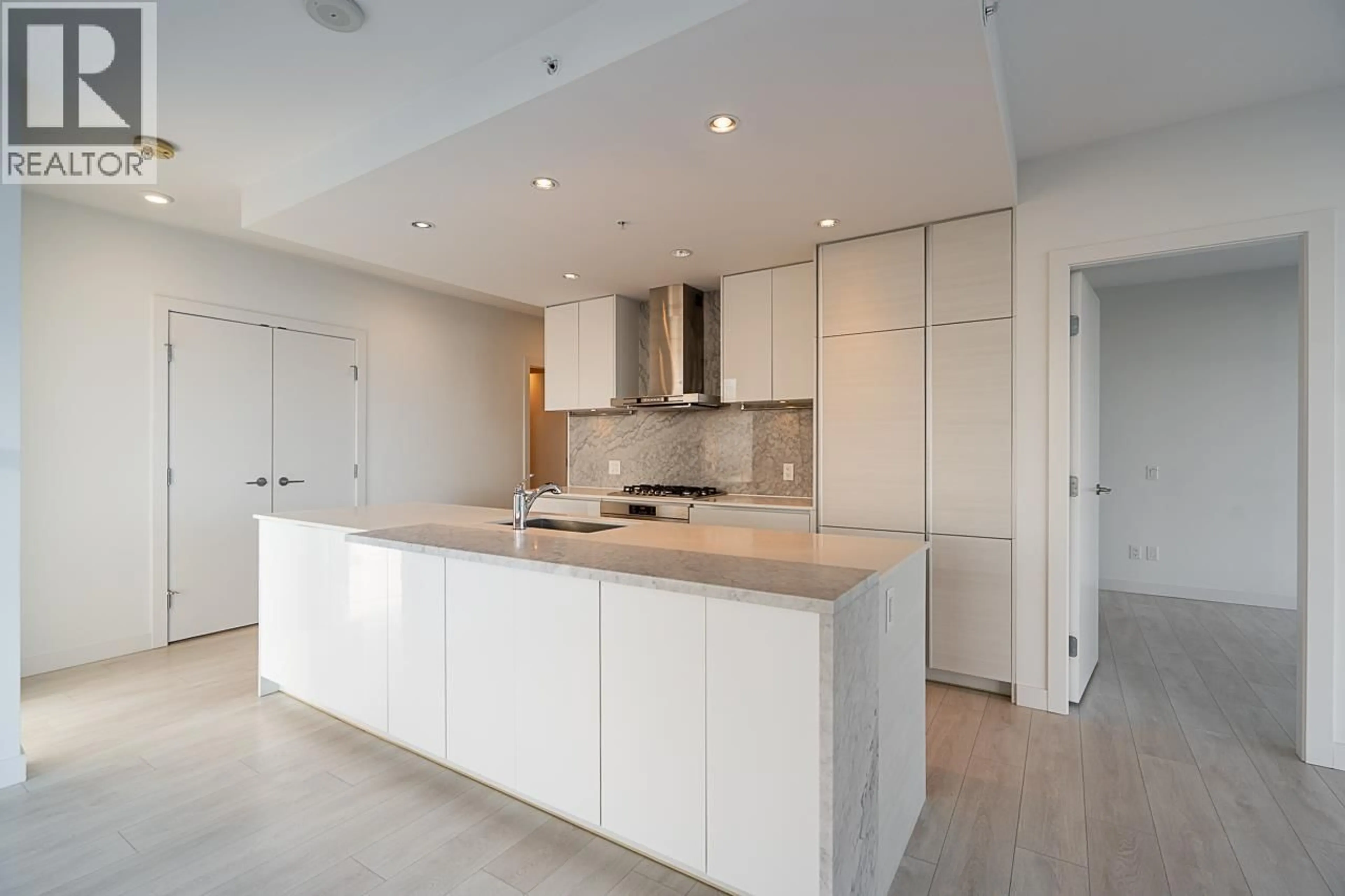 Open concept kitchen, ceramic/tile floor for 4306 - 4670 ASSEMBLY WAY, Burnaby British Columbia V5H0H3
