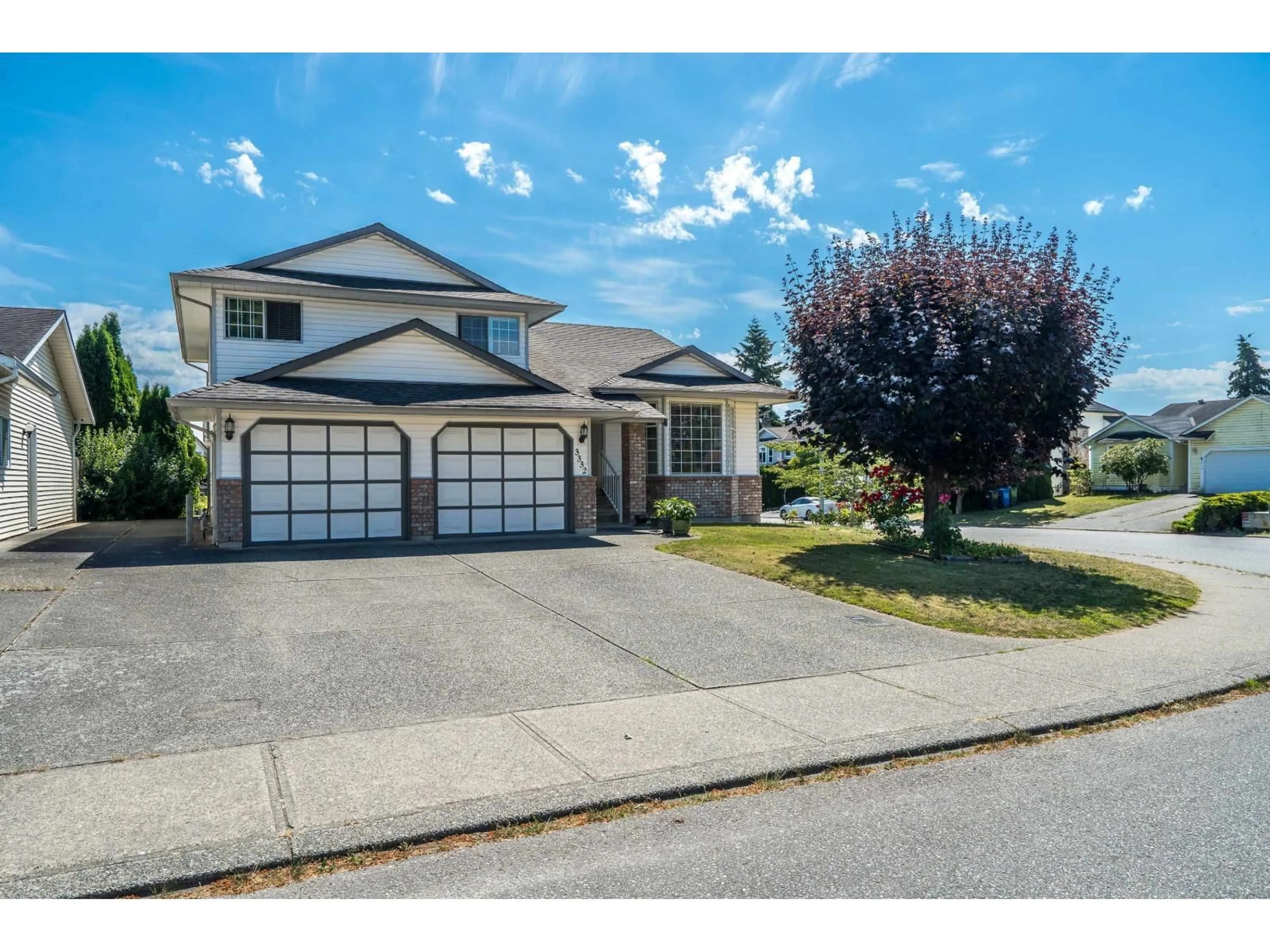 Home with vinyl exterior material, street for 3332 HEDLEY STREET, Abbotsford British Columbia V2T5C4