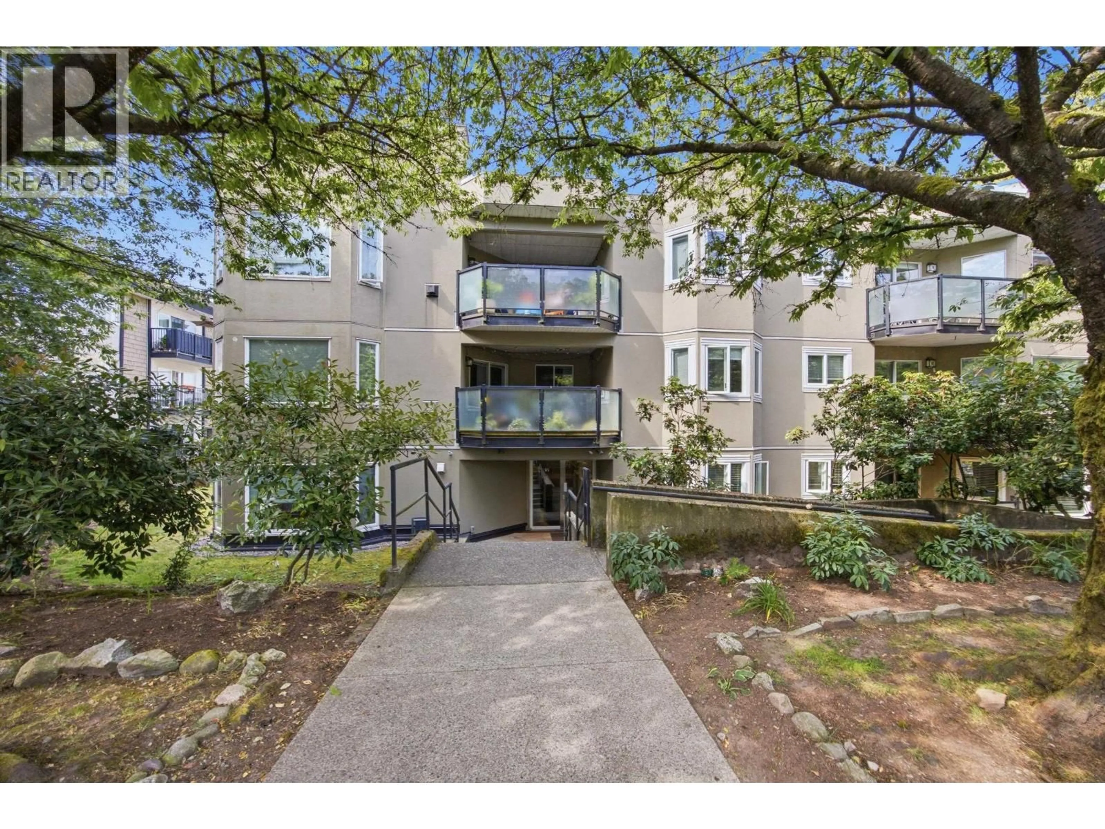 A pic from outside/outdoor area/front of a property/back of a property/a pic from drone, street for 101 - 175 4TH STREET, North Vancouver British Columbia V7M1H6