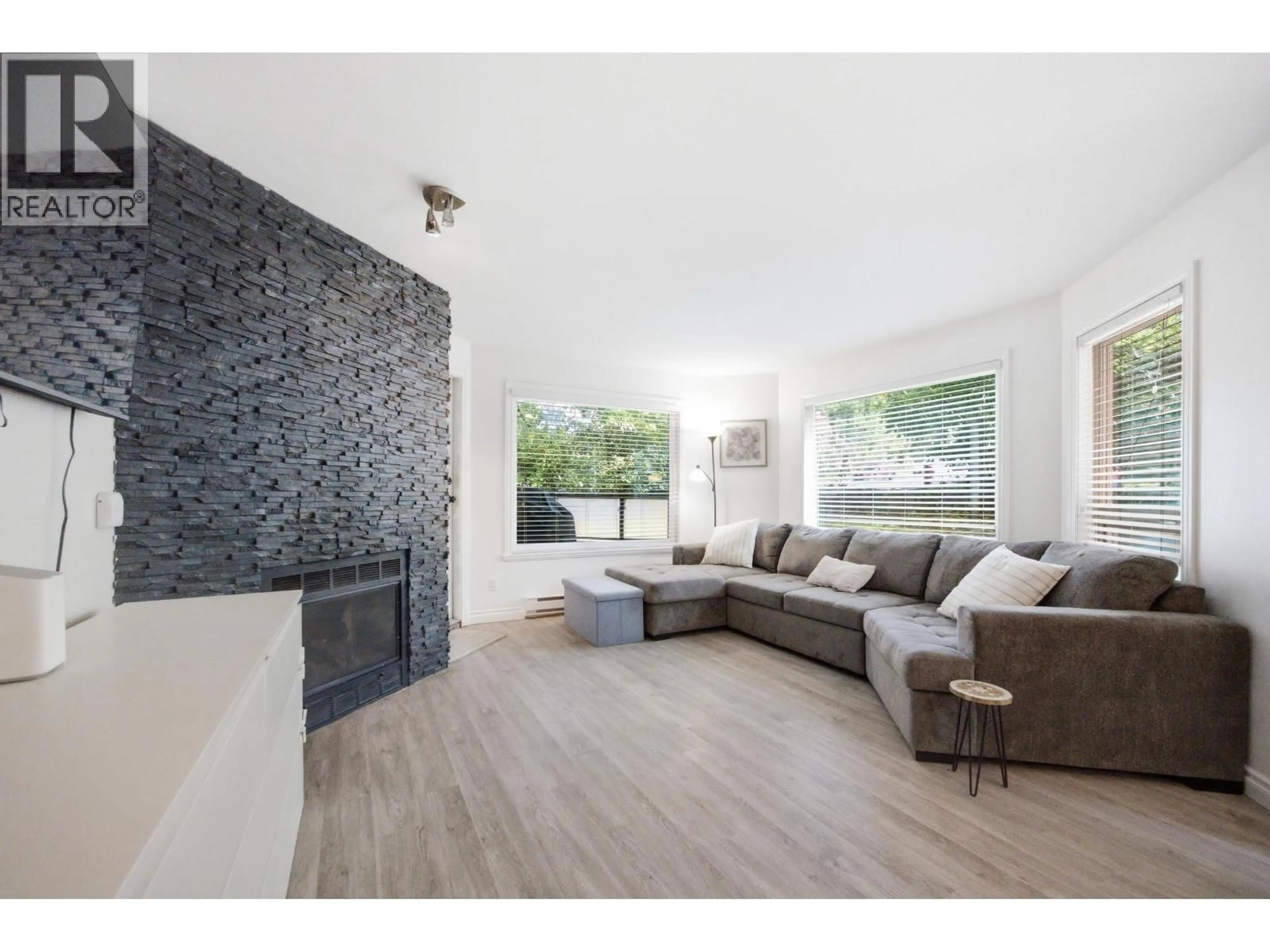 Living room with furniture, unknown for 101 - 175 4TH STREET, North Vancouver British Columbia V7M1H6