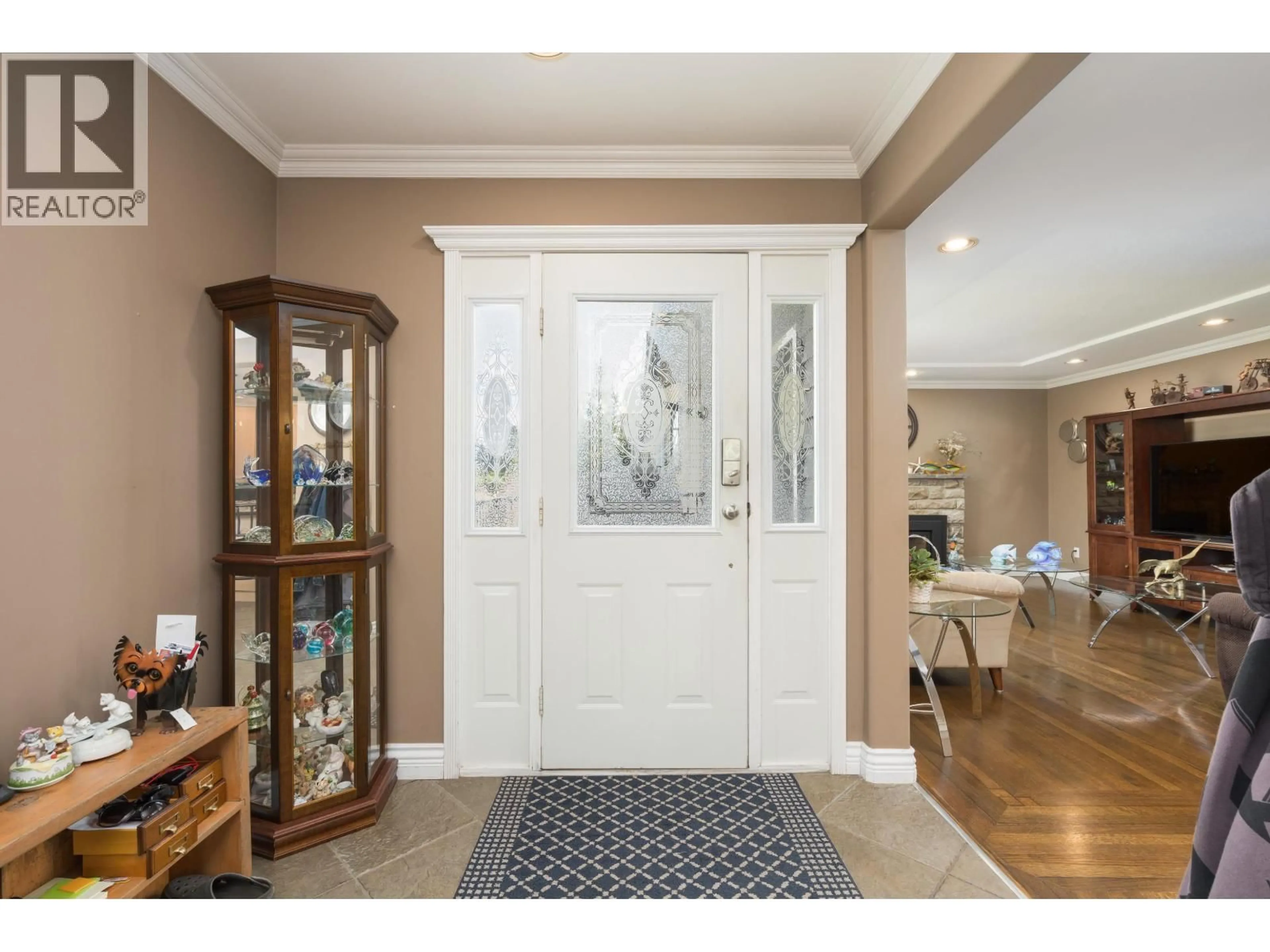 Indoor entryway for 4504 RIVER ROAD ROAD, Delta British Columbia V4K1S4