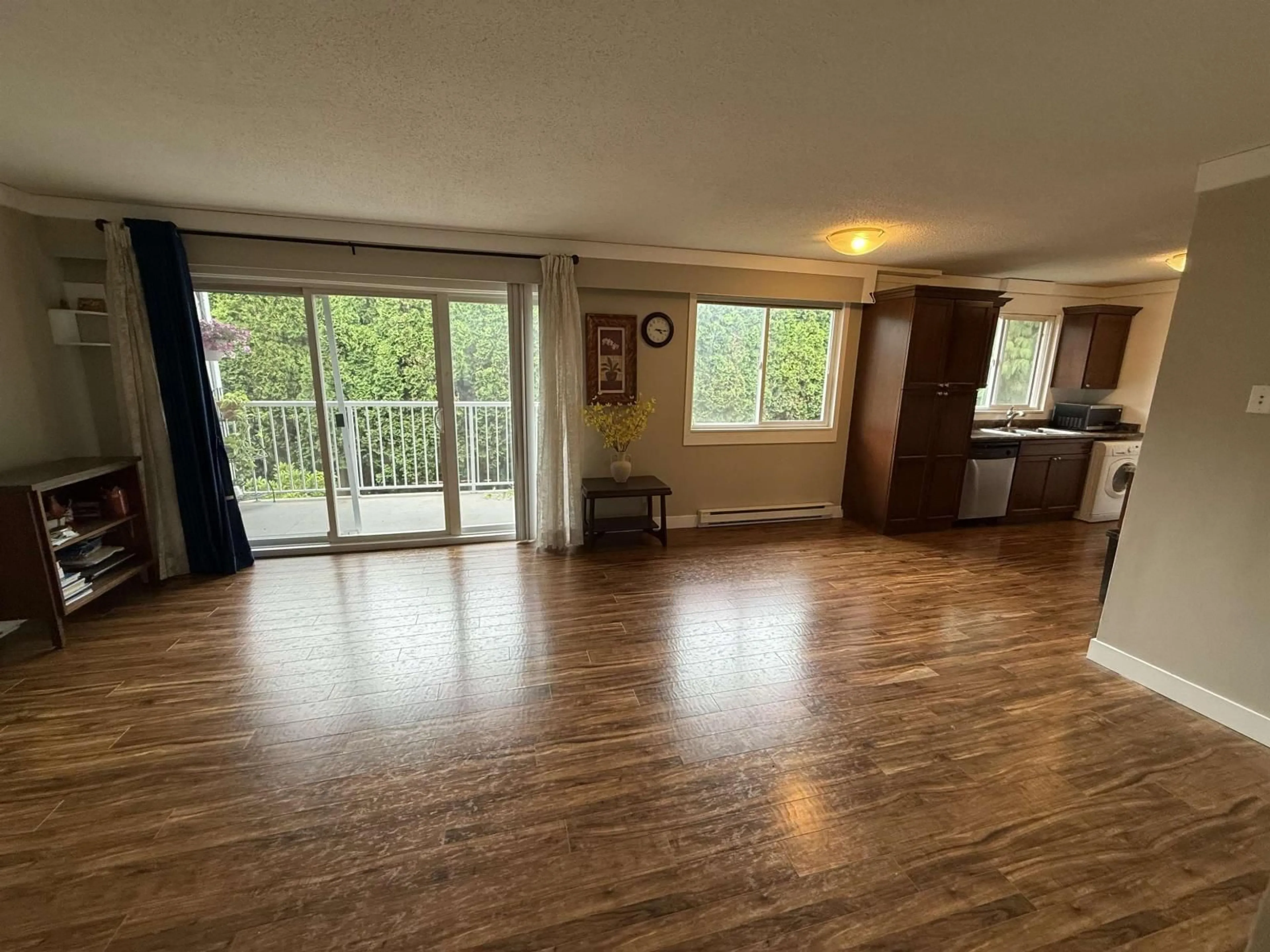 A pic of a room for 8 - 33900 MAYFAIR AVENUE, Abbotsford British Columbia V2S1R2