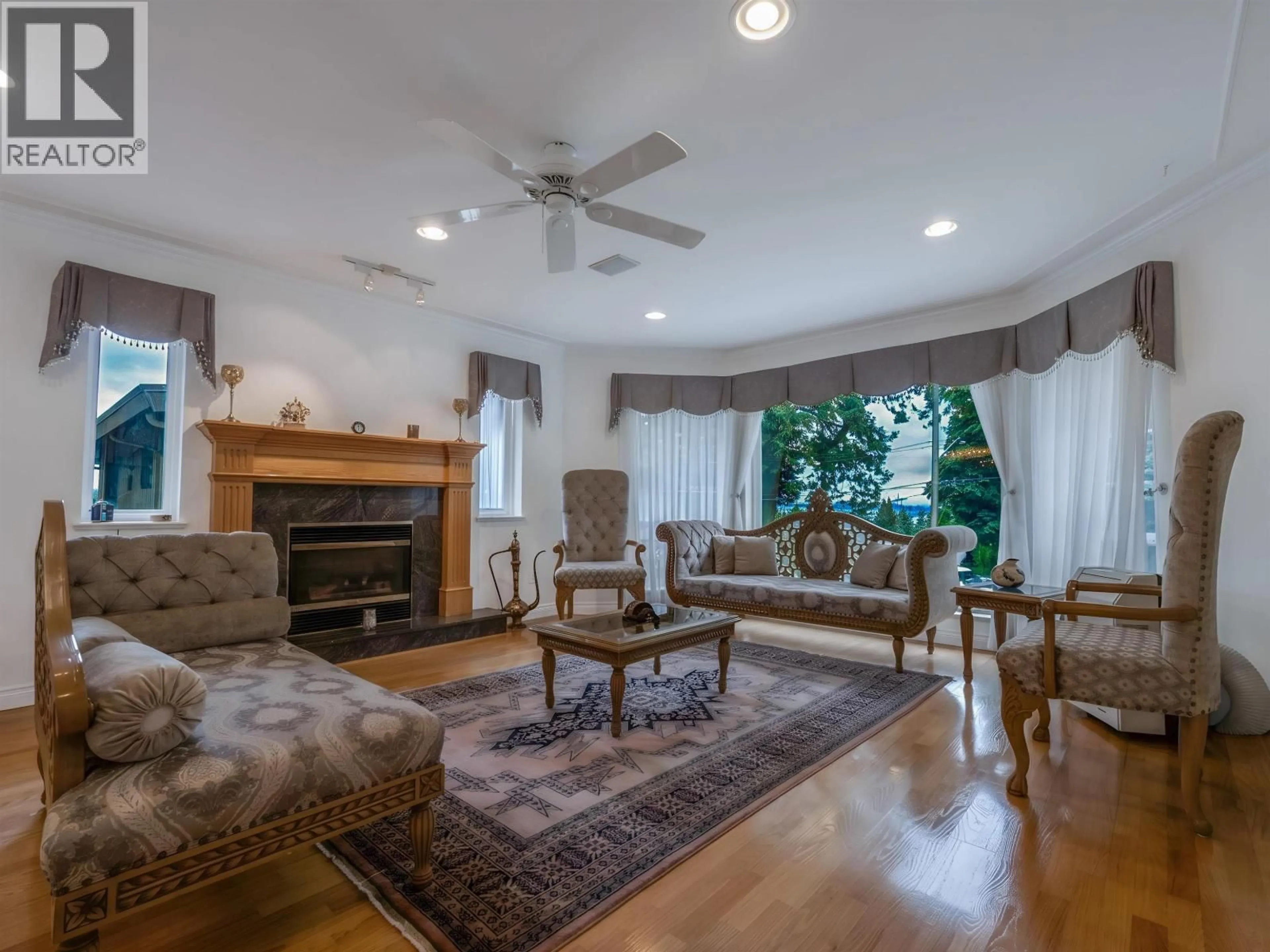 Living room with furniture, unknown for 1224 14TH STREET, North Vancouver British Columbia V7J1K2