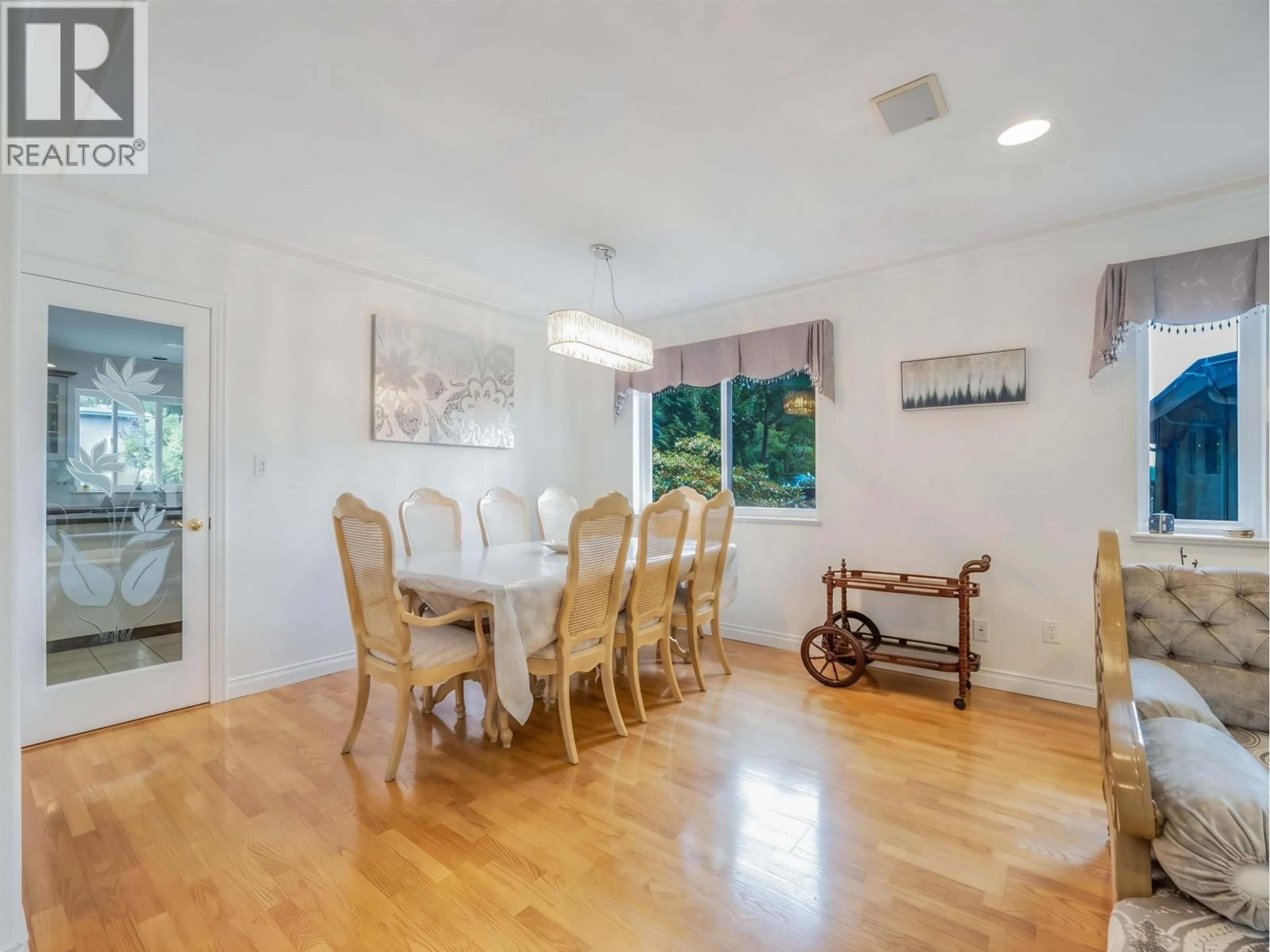 Dining room, wood/laminate floor for 1224 14TH STREET, North Vancouver British Columbia V7J1K2