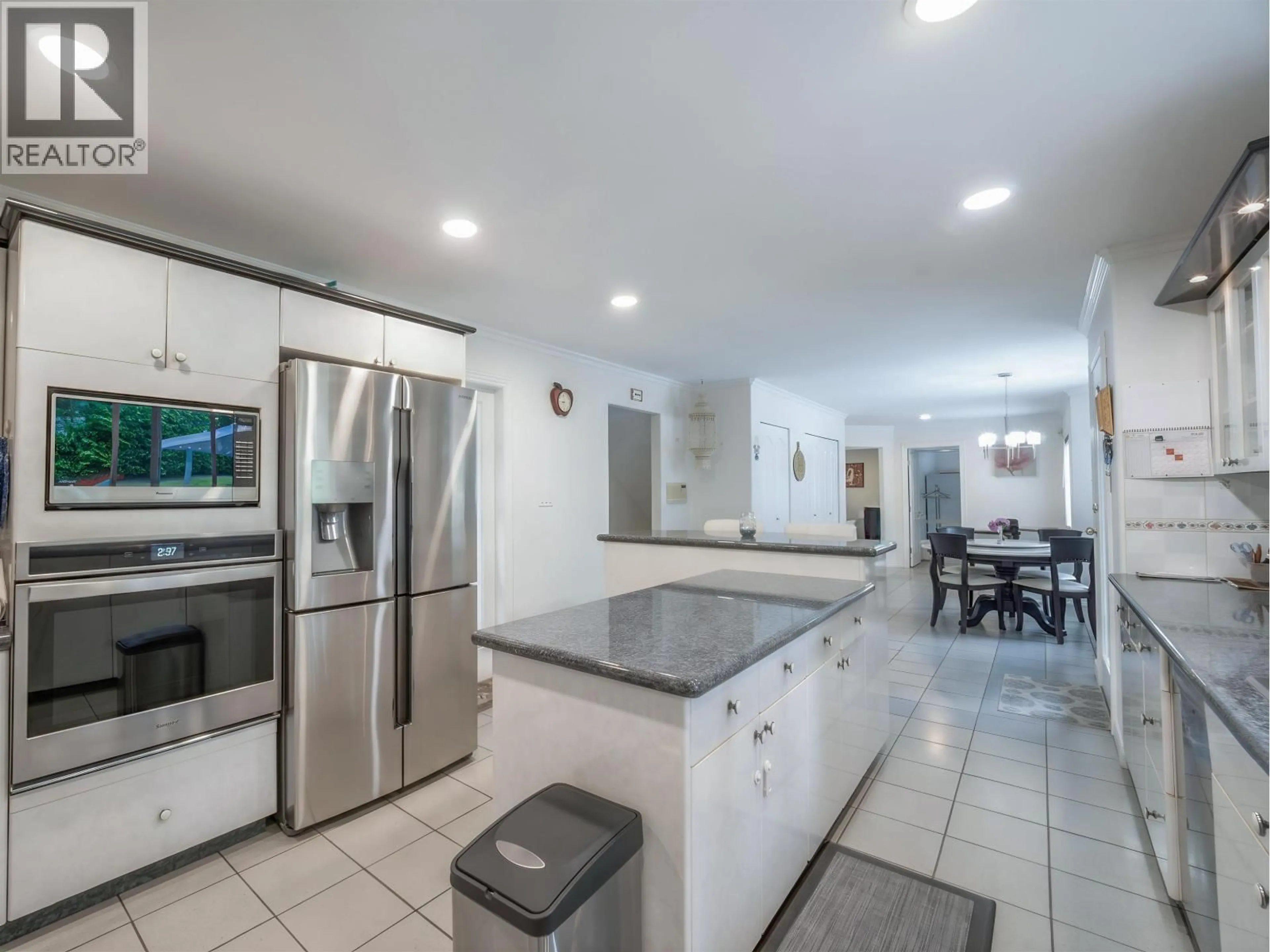 Open concept kitchen, ceramic/tile floor for 1224 14TH STREET, North Vancouver British Columbia V7J1K2