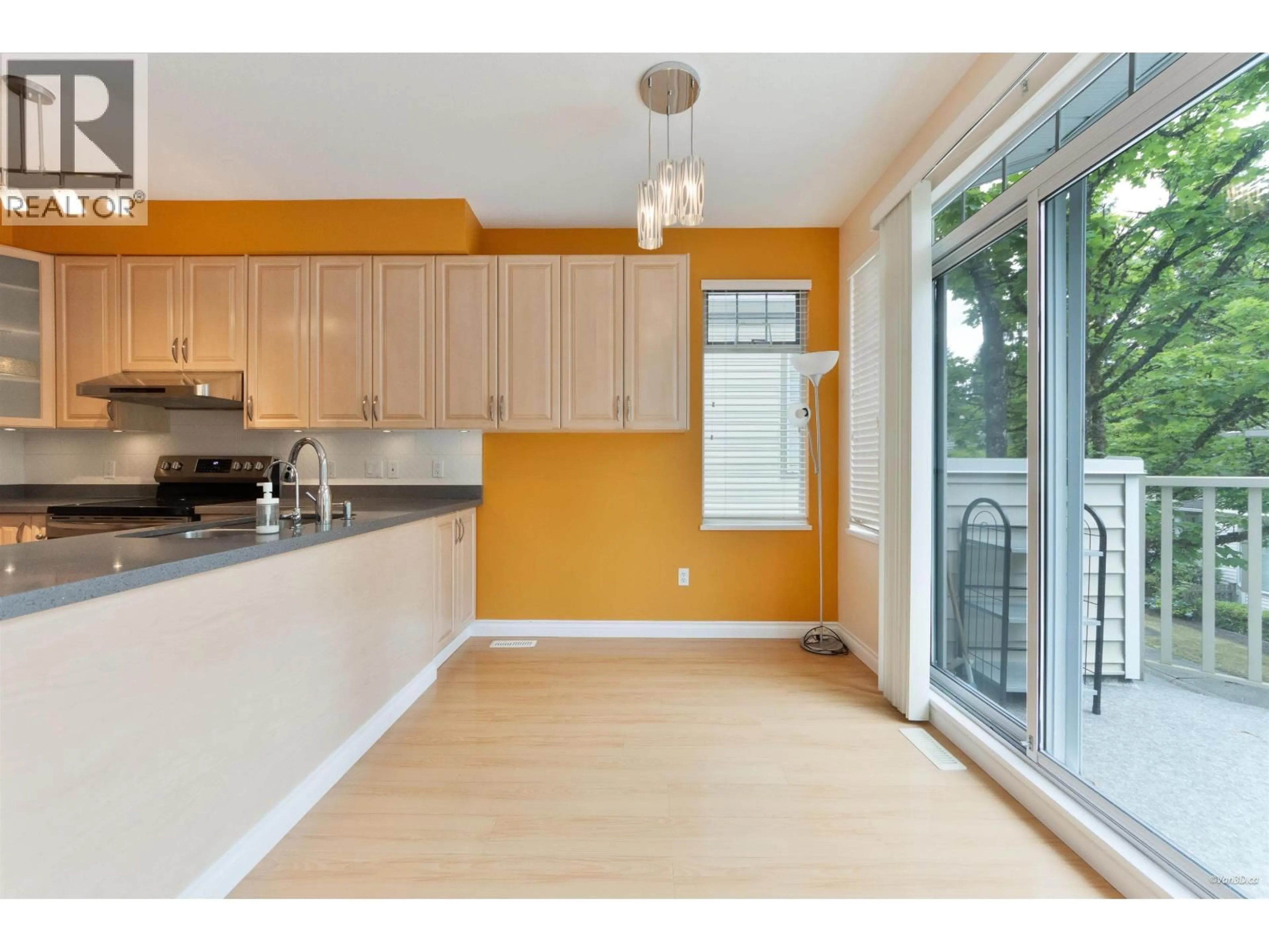Open concept kitchen, unknown for 8 - 7500 CUMBERLAND STREET, Burnaby British Columbia V3N4Z9