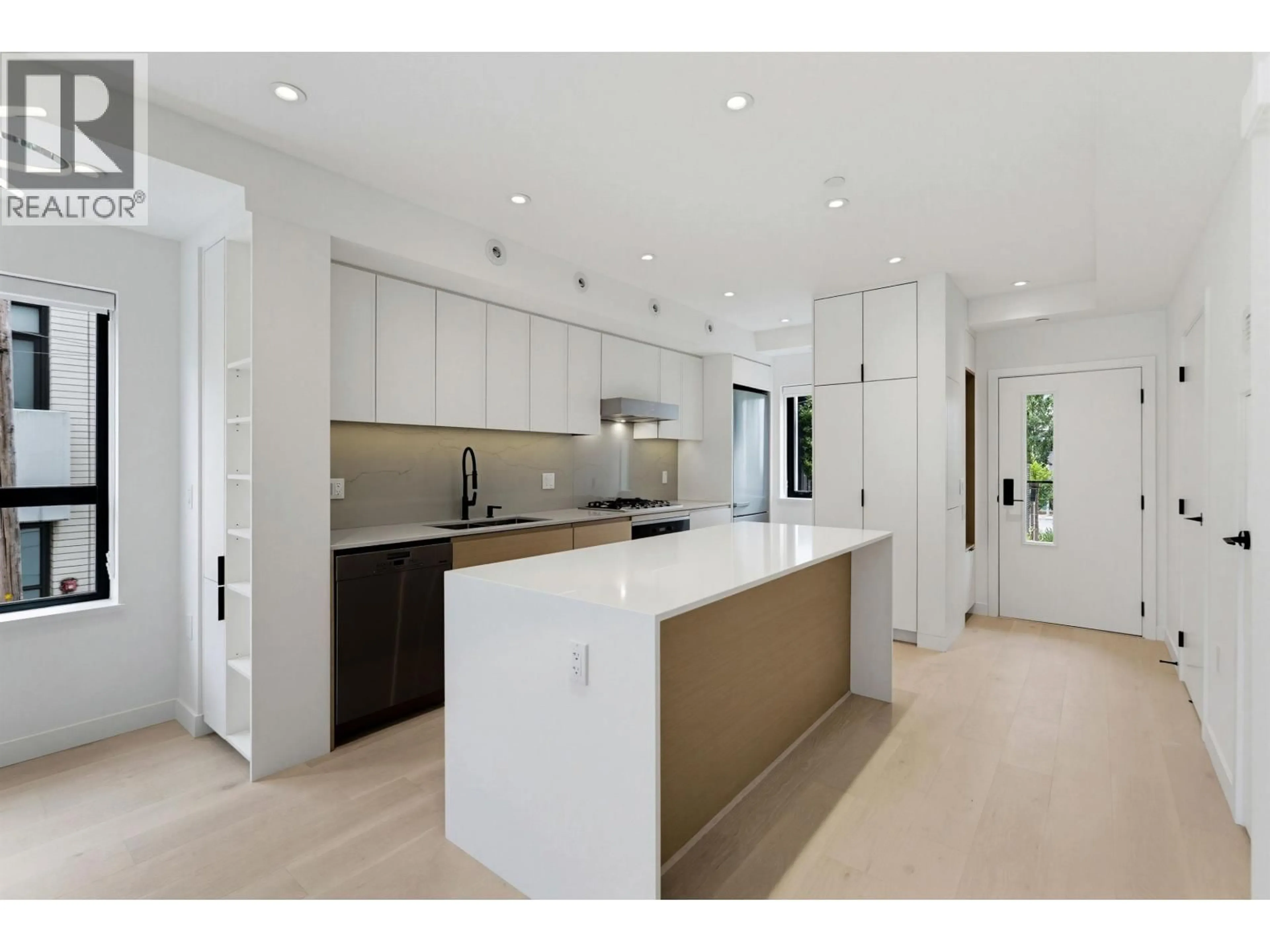 Open concept kitchen, unknown for 18 - 520 28TH AVENUE, Vancouver British Columbia V5Z2H1