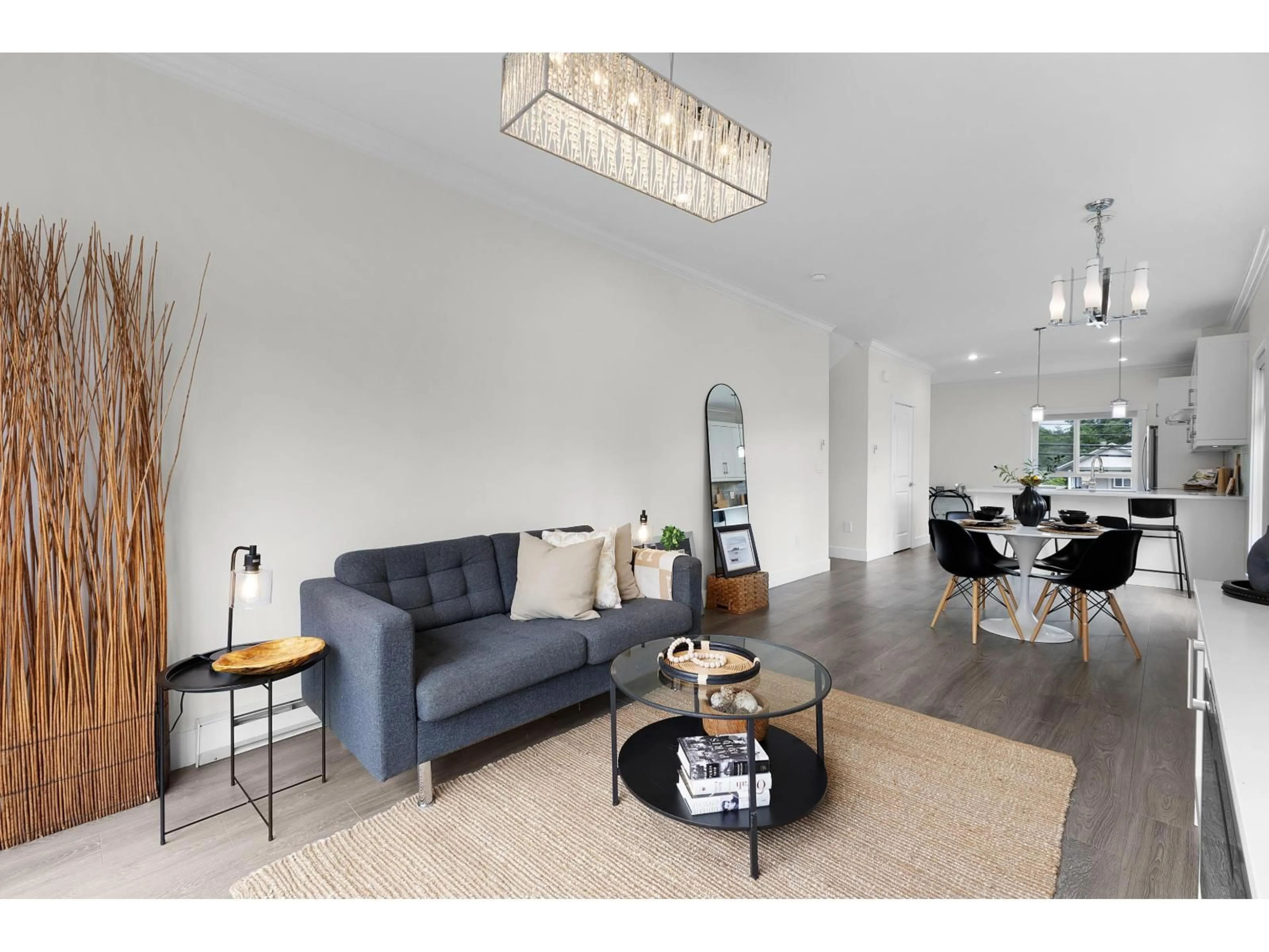 Living room with furniture, unknown for 18 - 13328 96 AVENUE, Surrey British Columbia V3V1Y4