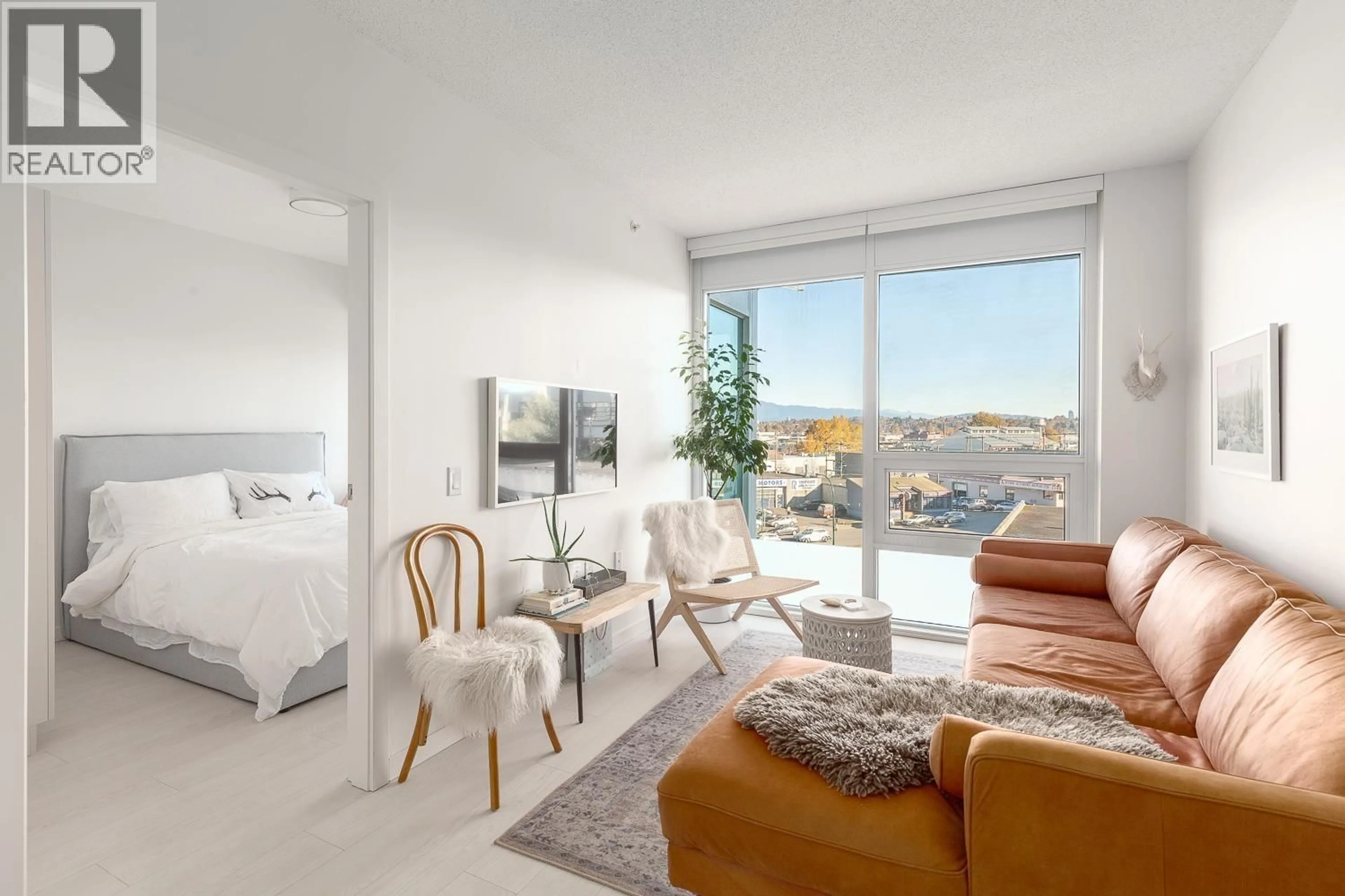 Living room with furniture, unknown for 513 - 180 2ND AVENUE, Vancouver British Columbia V5T0K4
