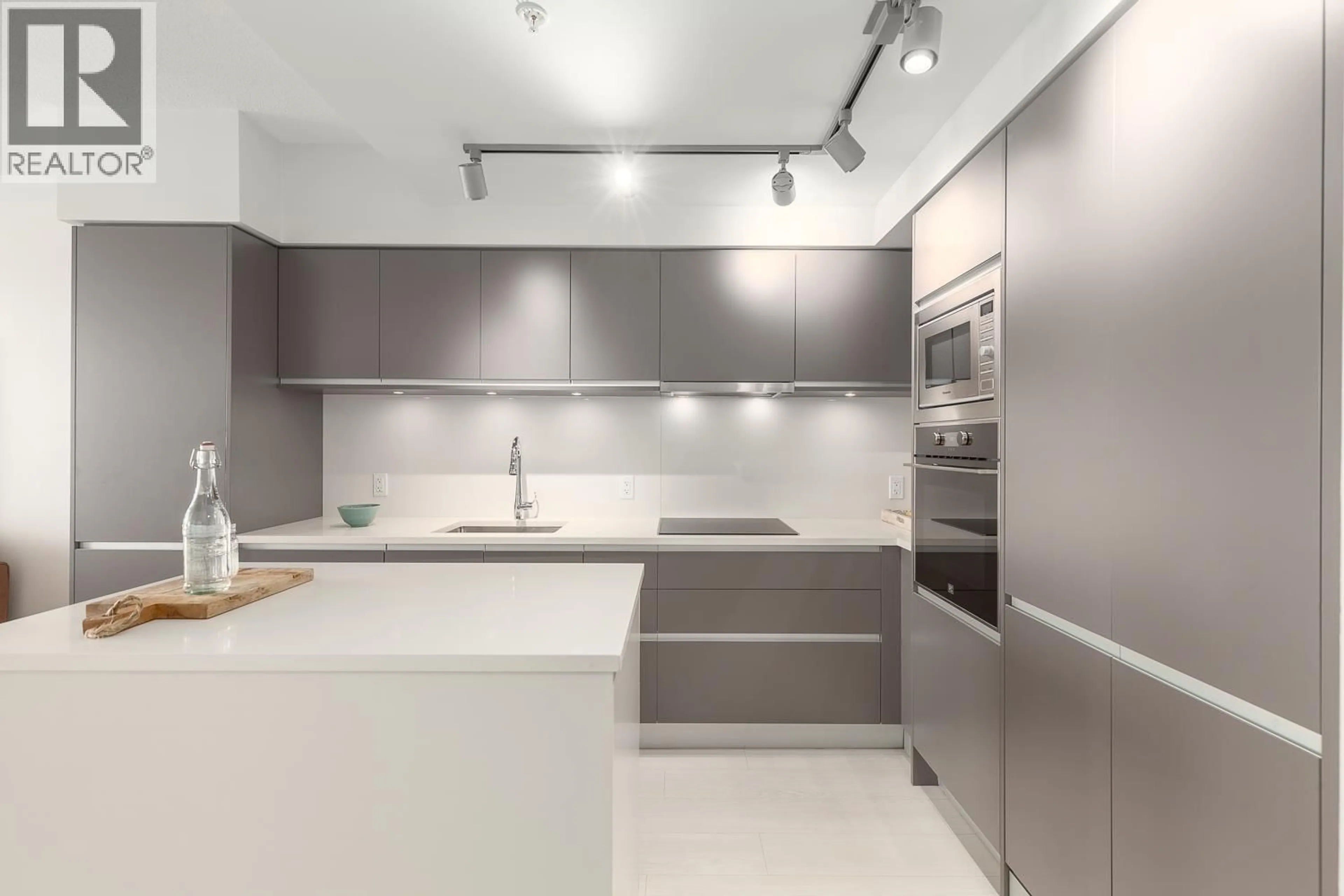 Unknown for 513 - 180 2ND AVENUE, Vancouver British Columbia V5T0K4