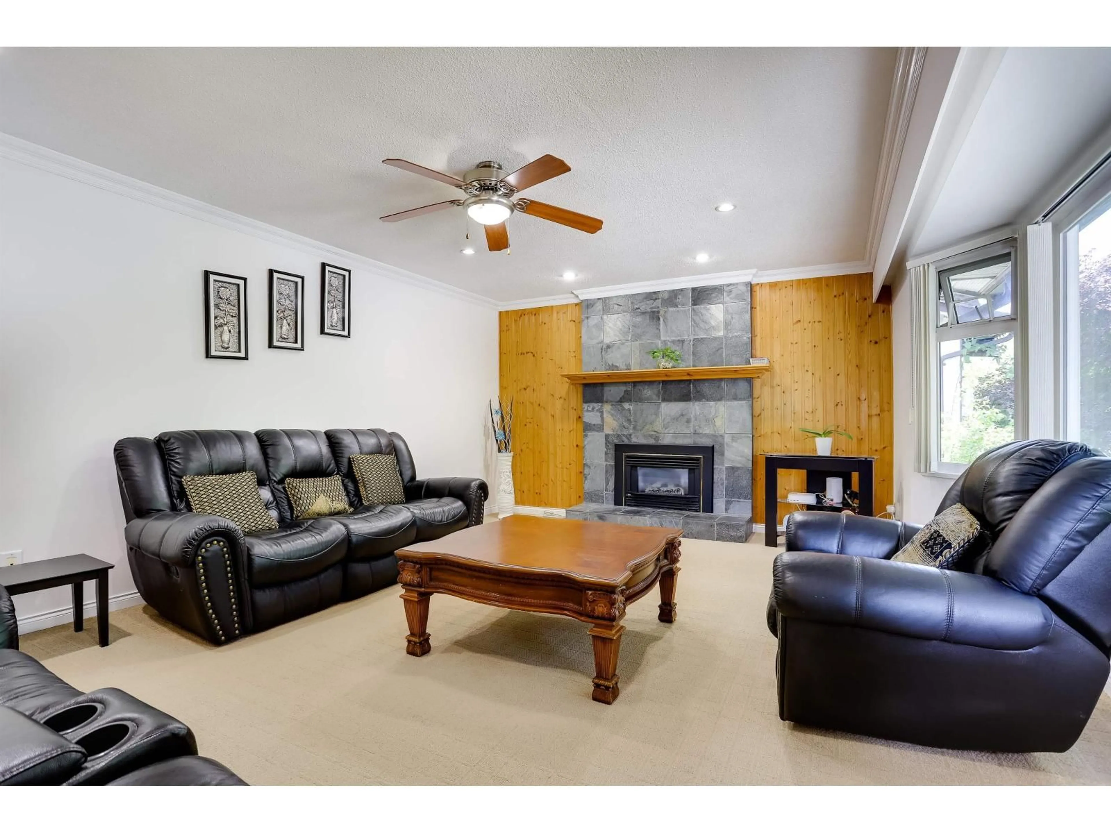 Living room with furniture, unknown for 15135 86B AVENUE, Surrey British Columbia V3S4V3