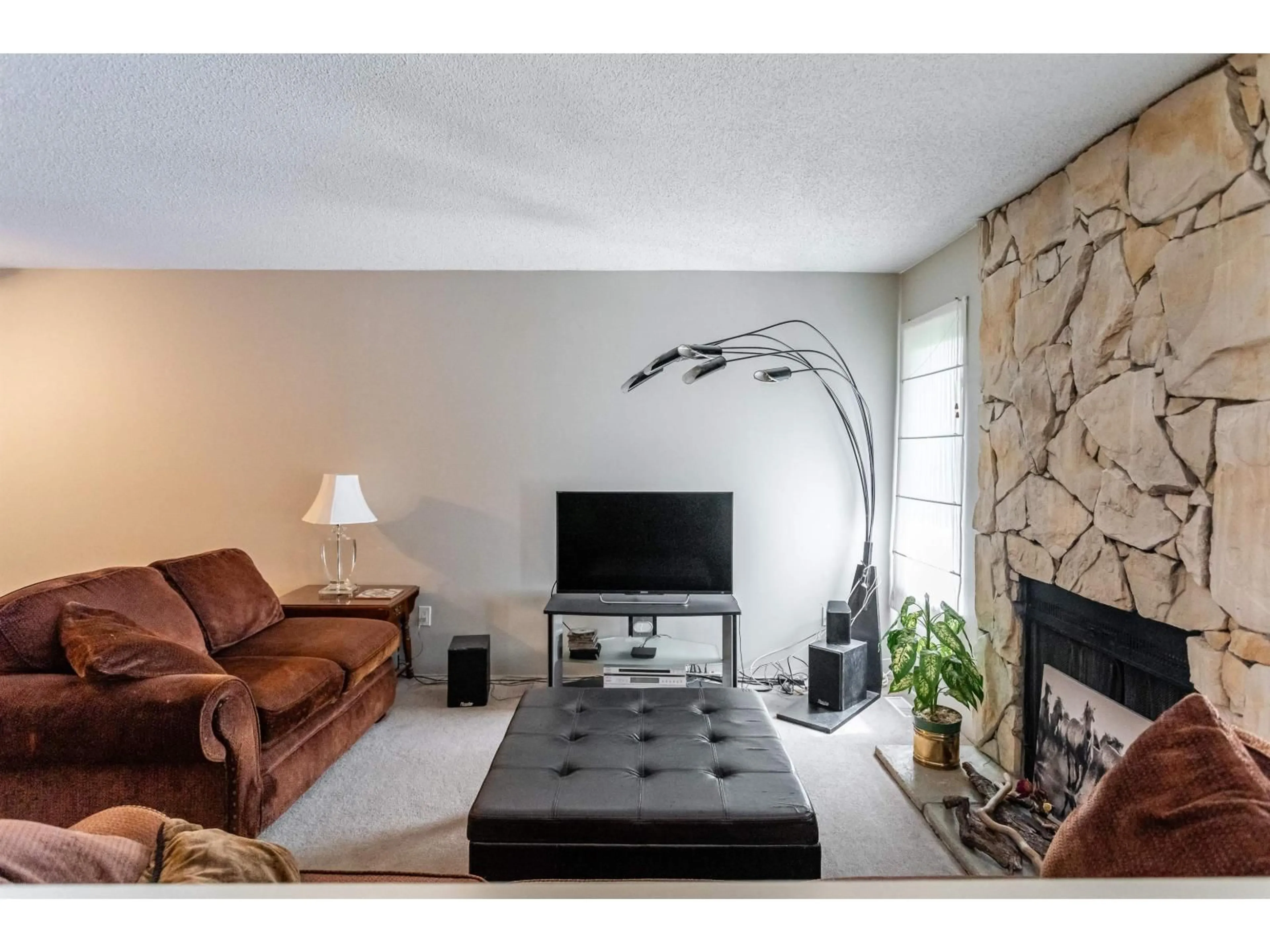 Living room with furniture, unknown for 2253 WILLOUGHBY WAY, Langley British Columbia V2Y1B8
