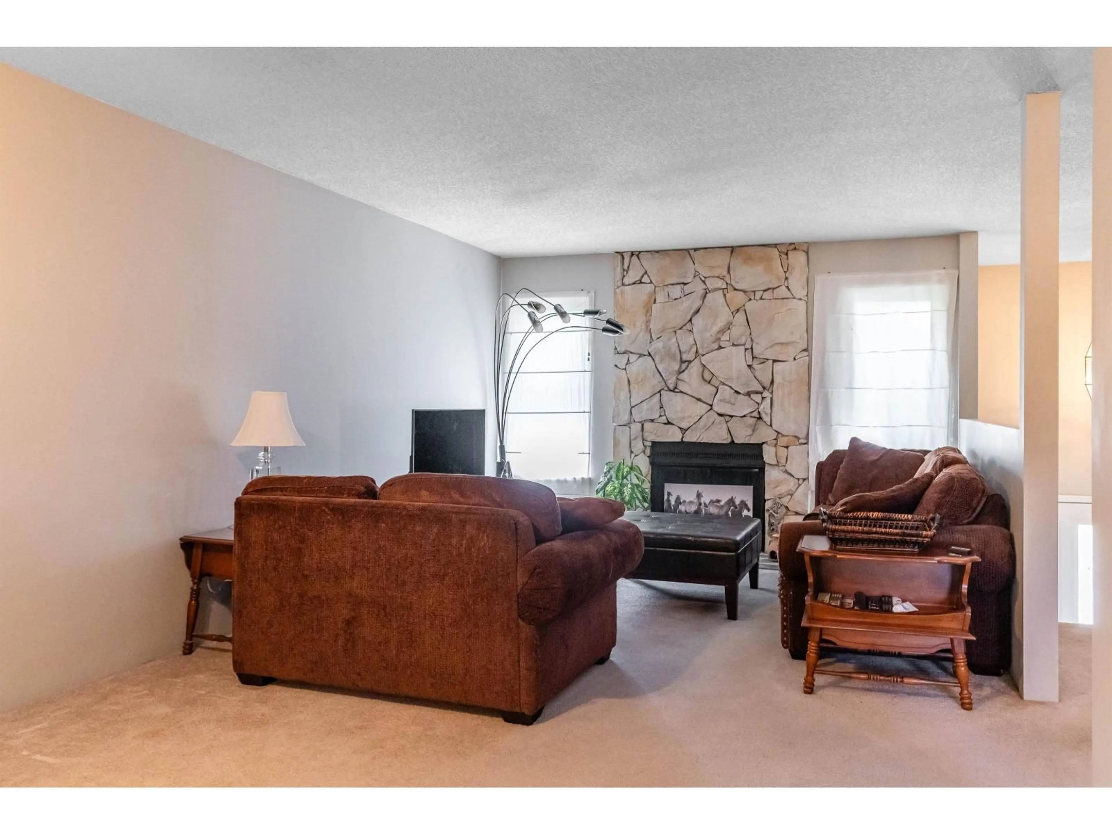 Living room with furniture, unknown for 2253 WILLOUGHBY WAY, Langley British Columbia V2Y1B8