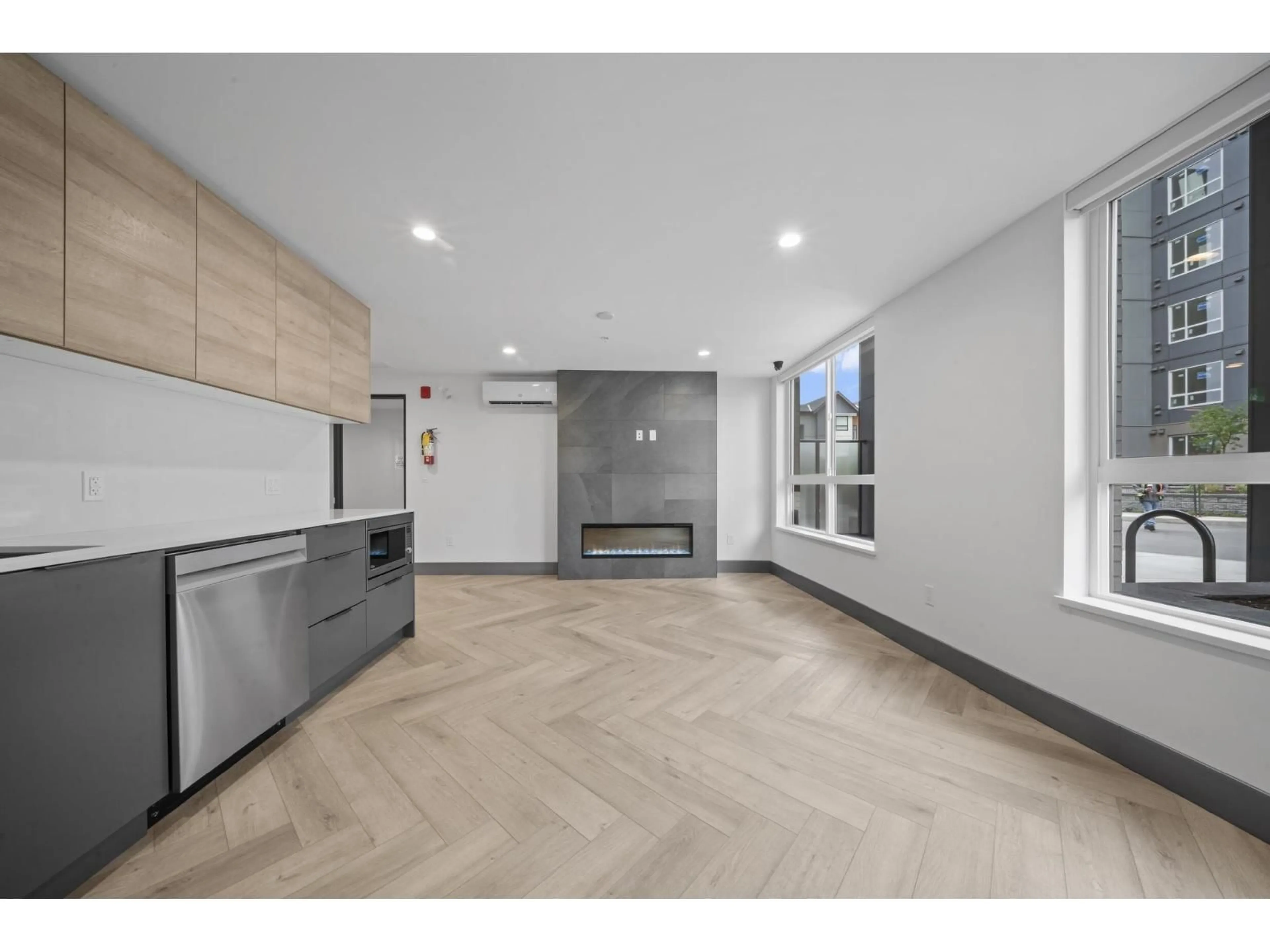 Open concept kitchen, unknown for 513 - 30490 CARDINAL AVENUE, Abbotsford British Columbia V2T0L9