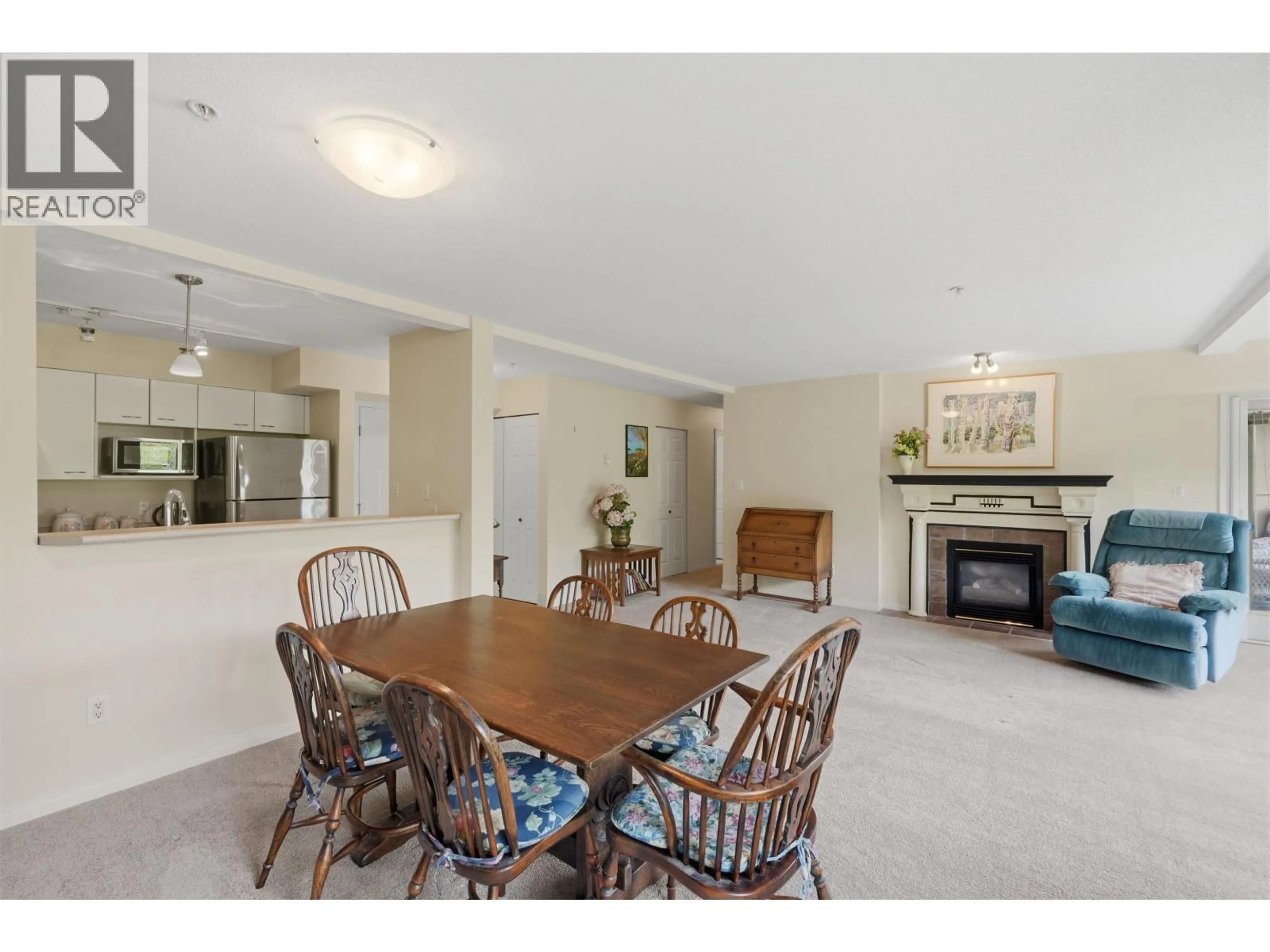 Dining room, unknown for 205 - 5855 COWRIE STREET, Sechelt British Columbia V7Z0K1
