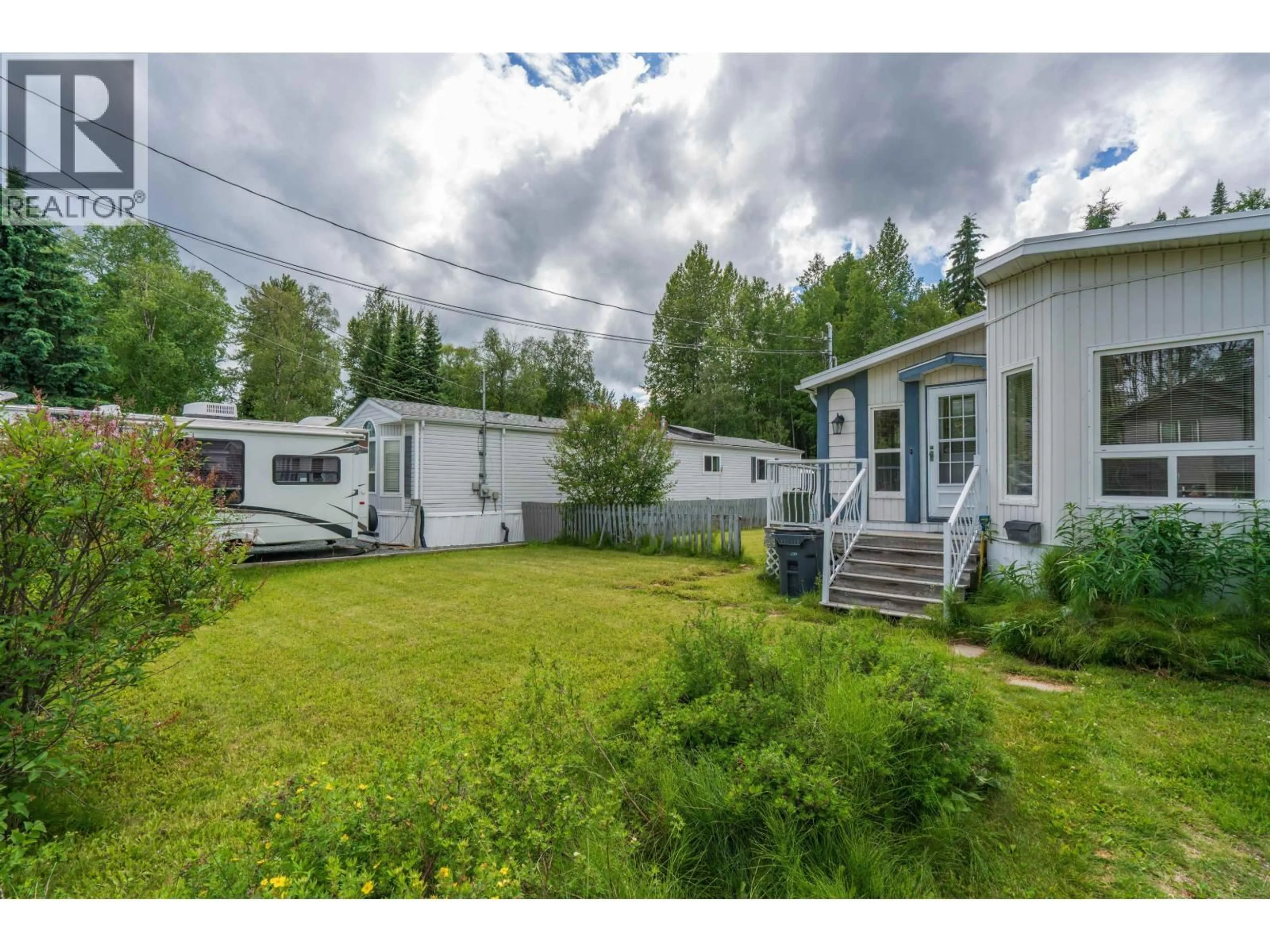 A pic from outside/outdoor area/front of a property/back of a property/a pic from drone, street for 4043 ESTAVILLA DRIVE, Prince George British Columbia V2K2T8