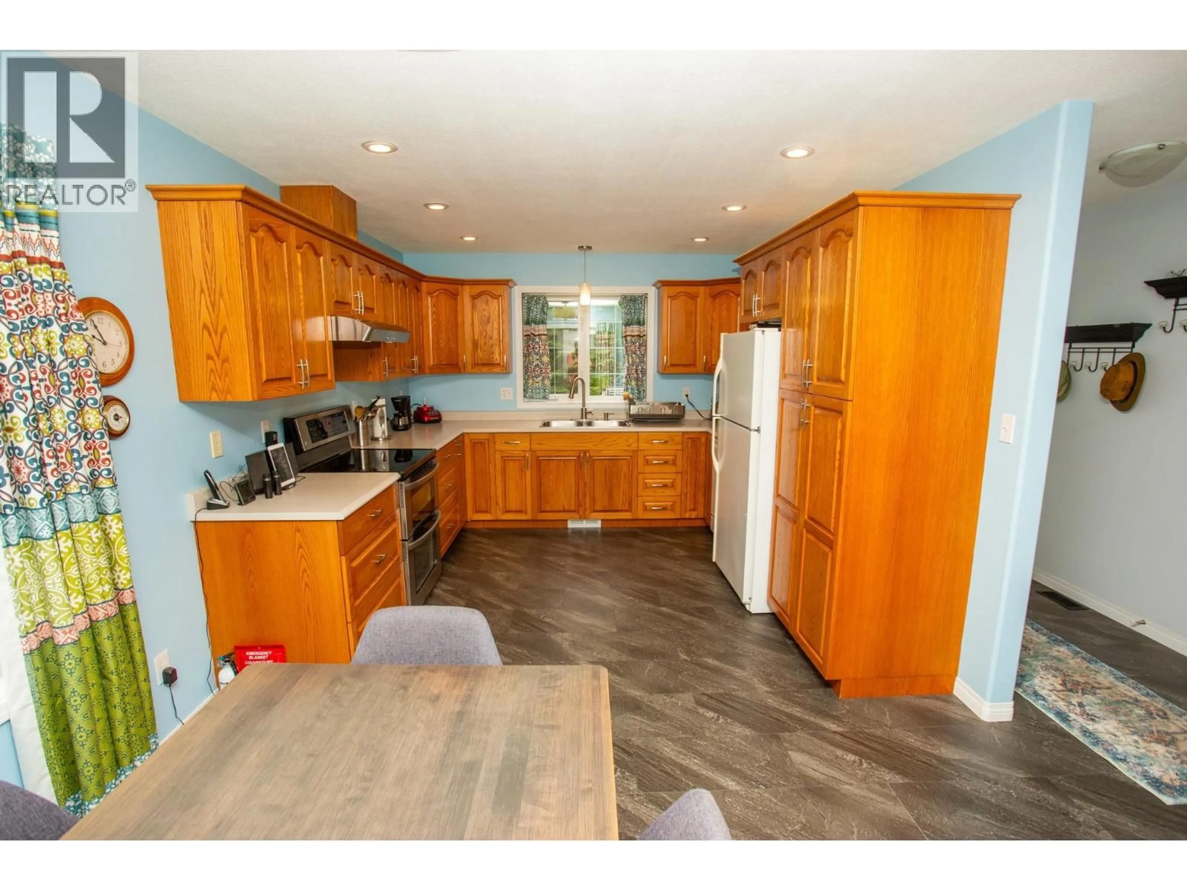 Standard kitchen, unknown for 6126 FRANCA ROAD, Prince George British Columbia V2K5H5