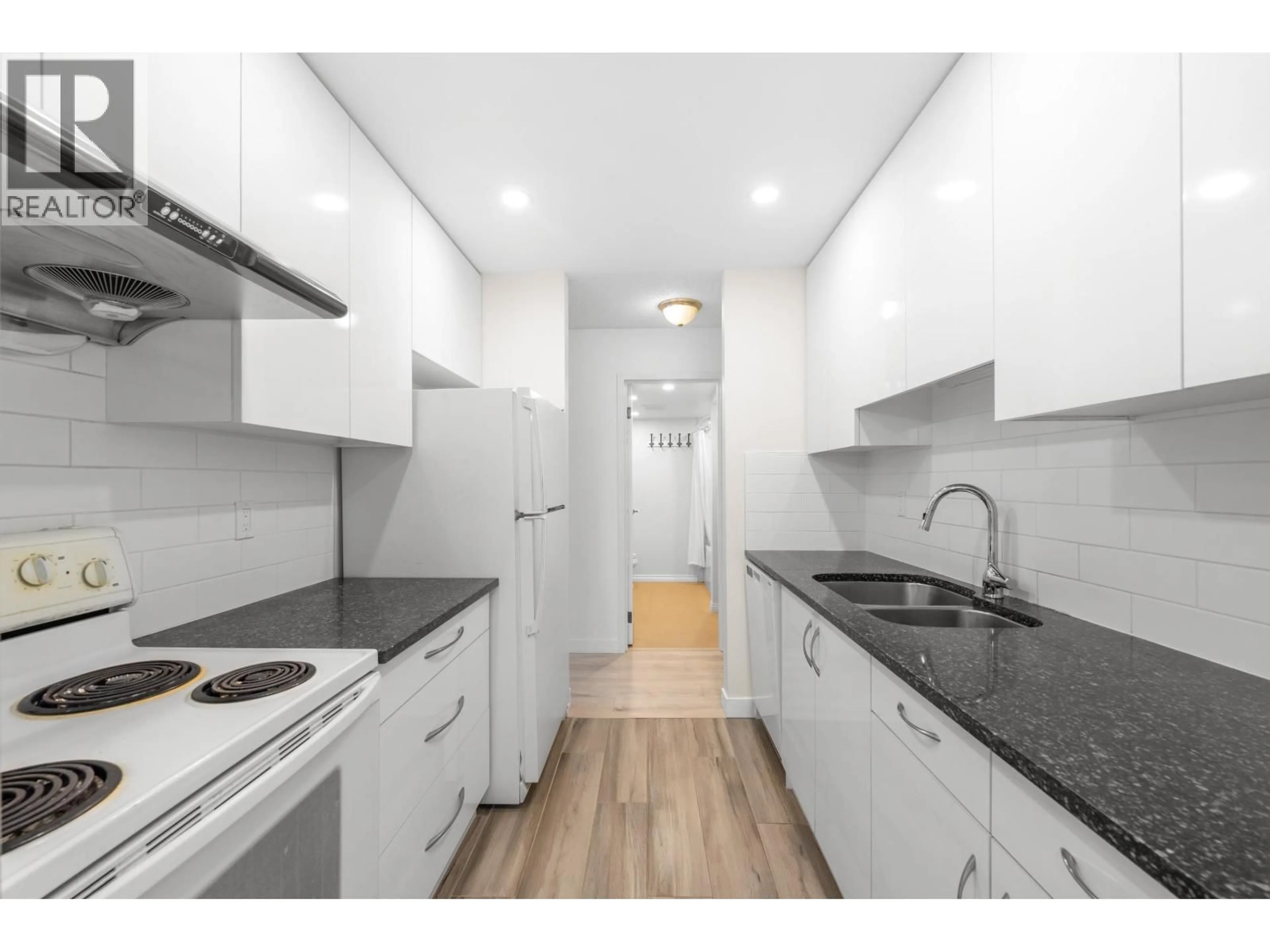 Standard kitchen, unknown for 125 - 7431 MINORU BOULEVARD, Richmond British Columbia V6Y1Z3